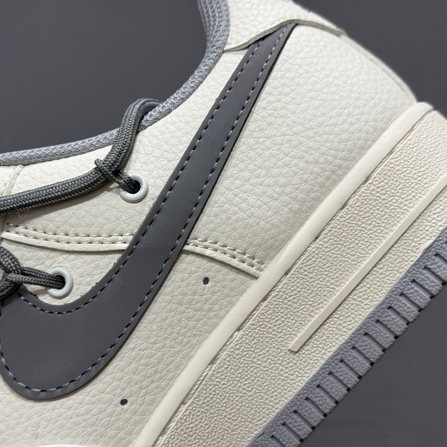260 Nike Air Force 1'07 Supreme 联名 米白灰 DM6868-071