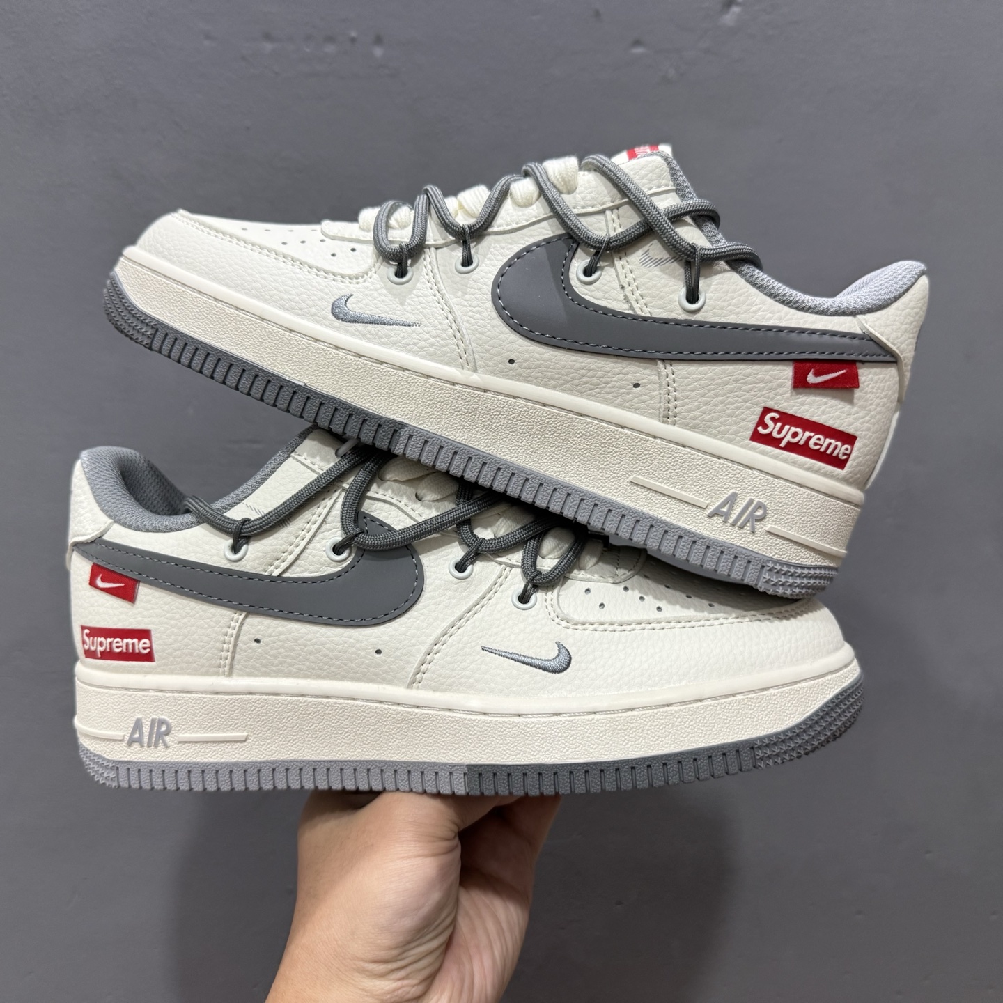 260 Nike Air Force 1'07 Supreme 联名 米白灰 DM6868-071