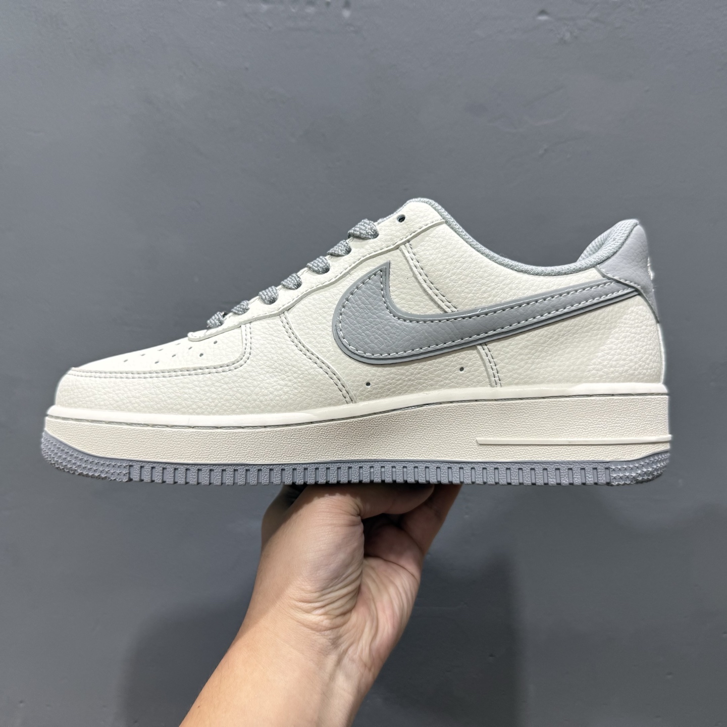 Nike Air Force 1'07 斯图西 联名 米白灰 HH7518-060