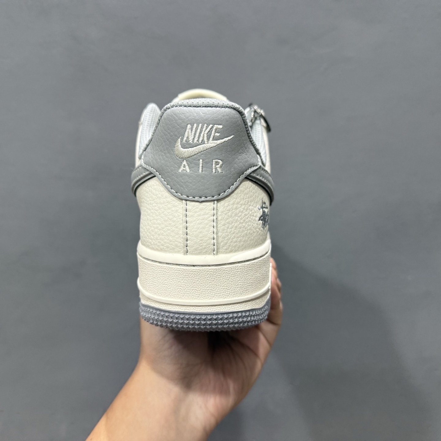 Nike Air Force 1'07 斯图西 联名 米白灰 HH7518-060