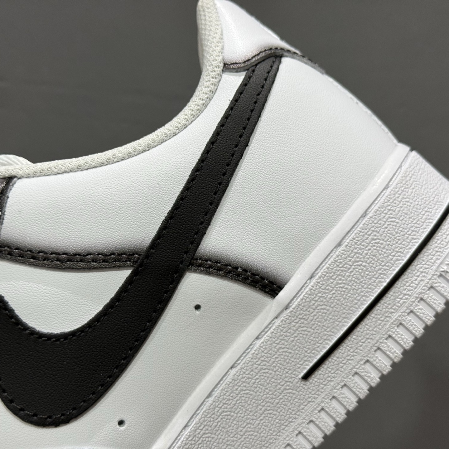 260 Nike Air Force 1 Low 07 黑色边界 白黑 ZH0316-075