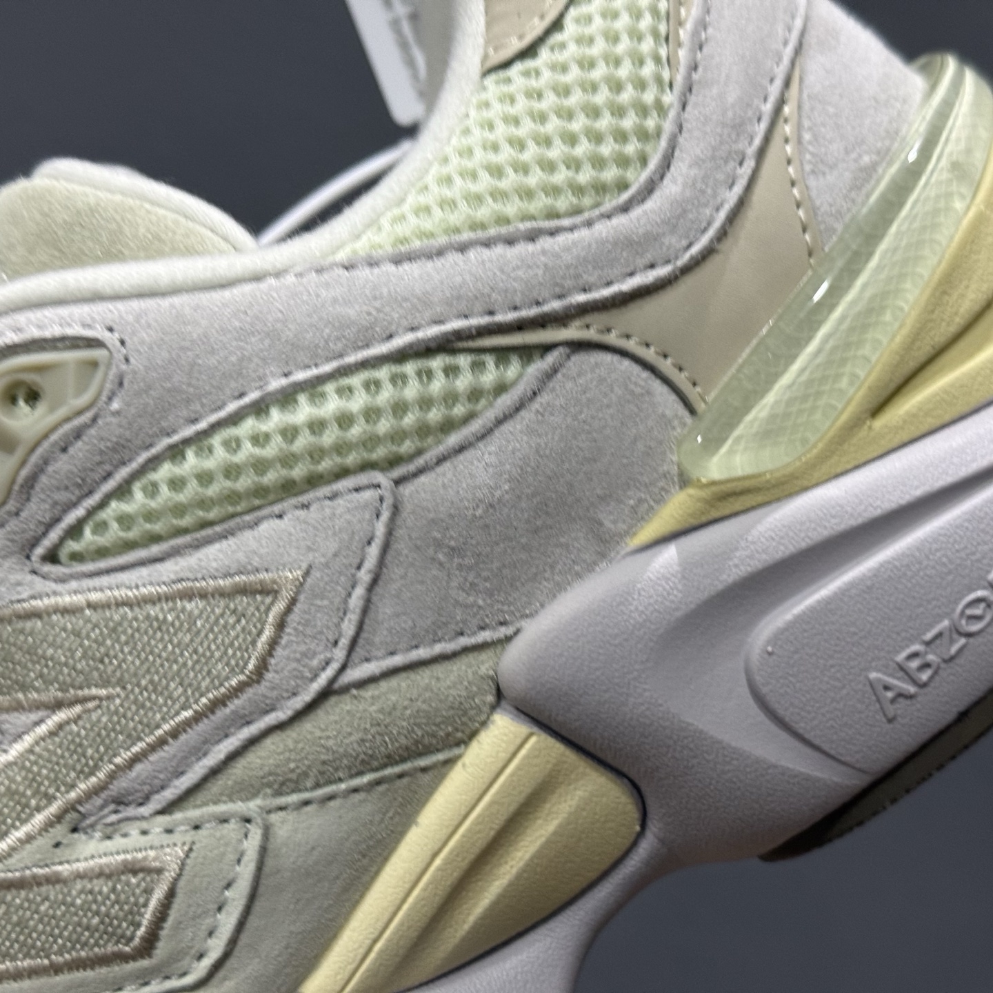 240 大厂出品 New Balance NB 9060 灰米色 U9060EEP