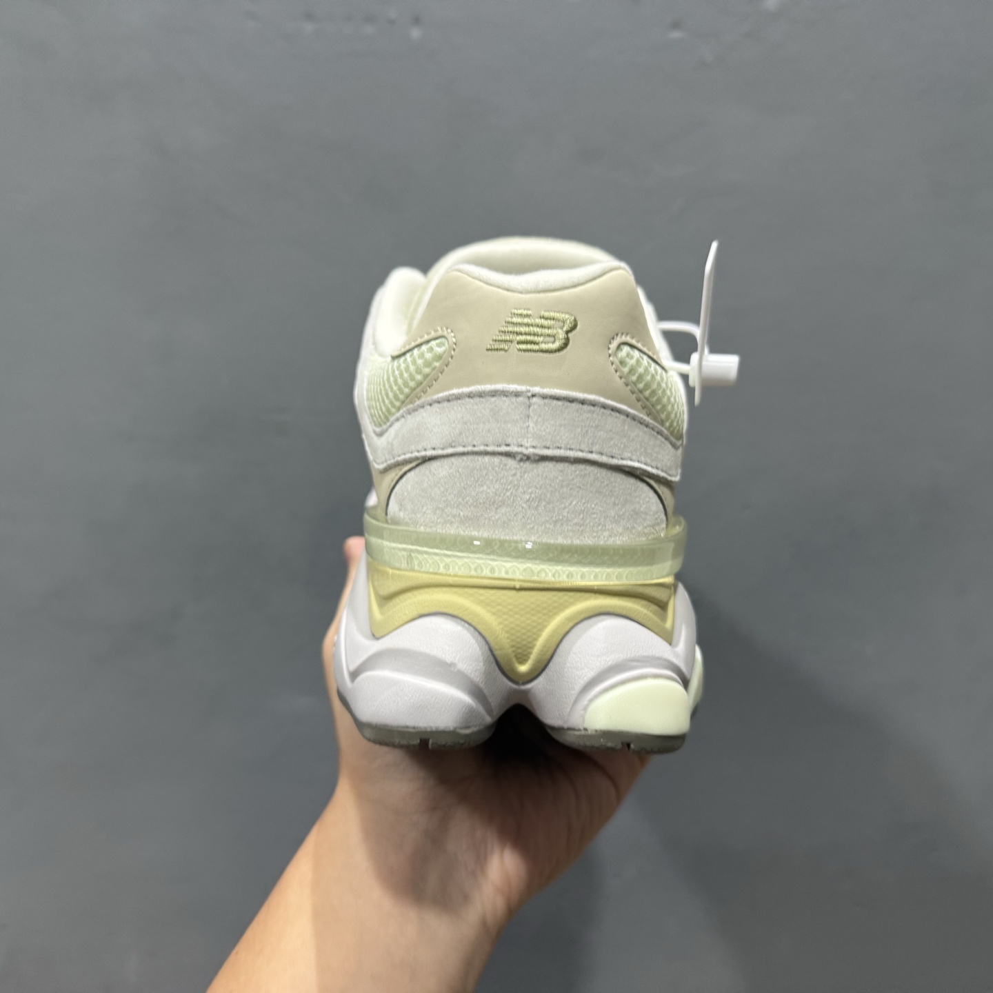 240 大厂出品 New Balance NB 9060 灰米色 U9060EEP