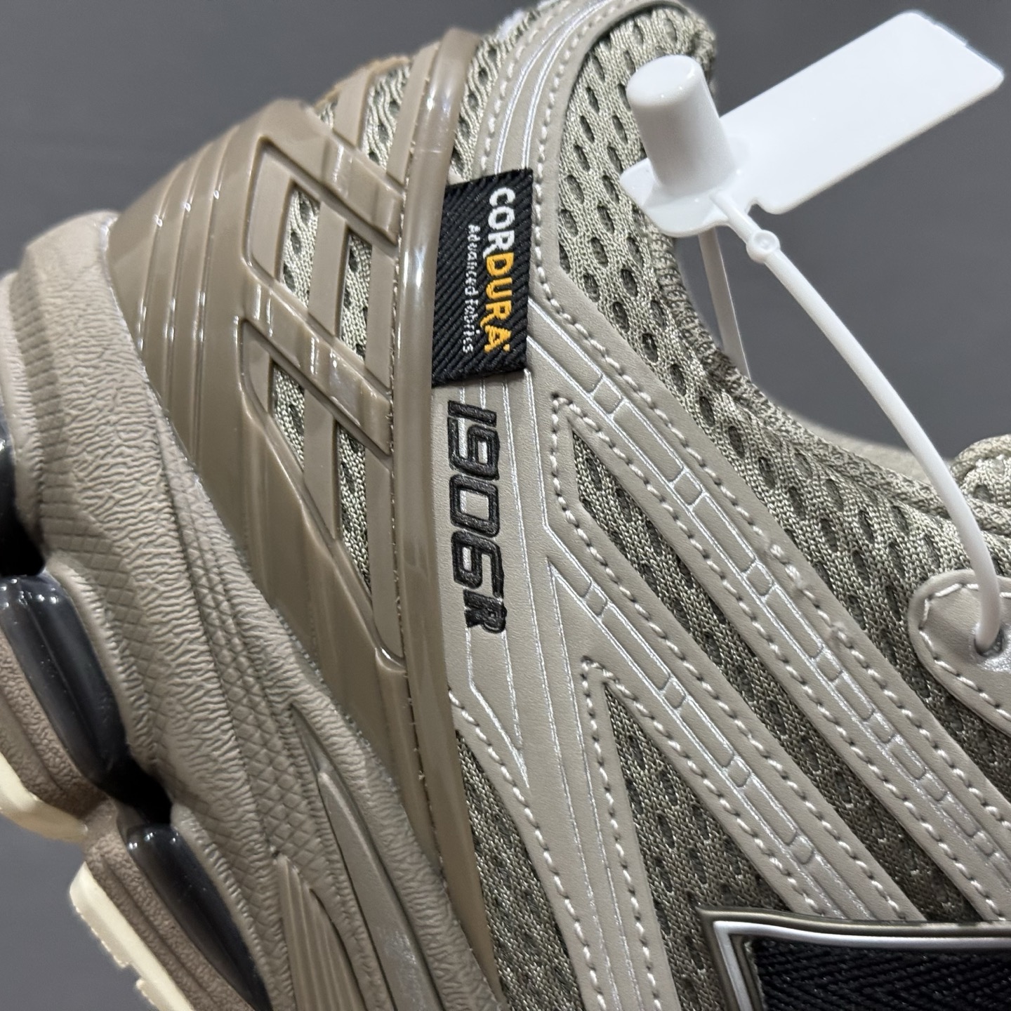 220 【纯原版】NB新百伦New Balance M1906R U1906ANB 系列复古老爹风休闲运动慢跑鞋