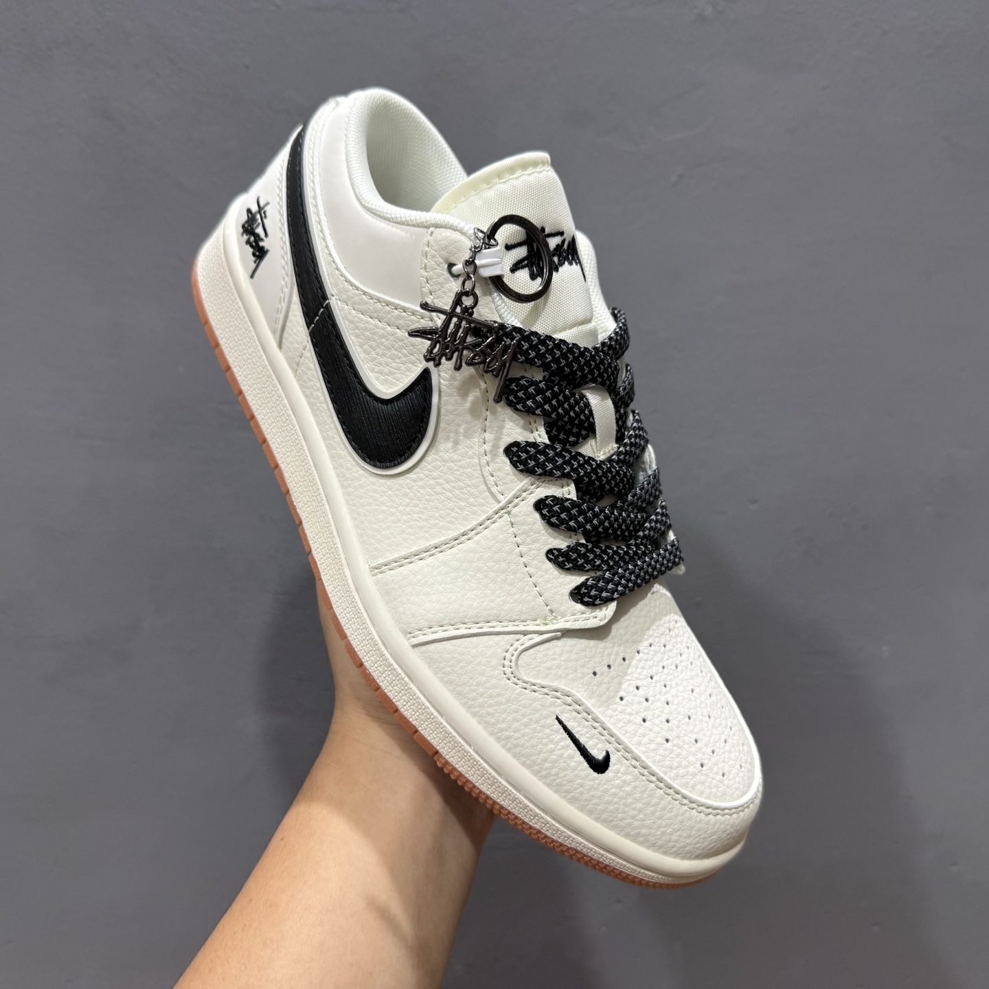 280 Stussy x Air Jordan 1 黑勾生胶 XX3168-170