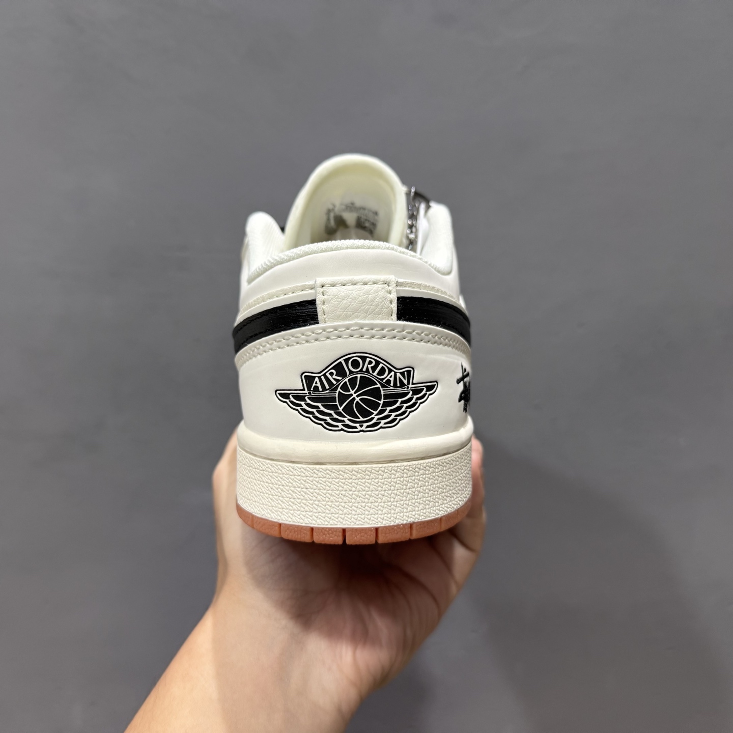 280 Stussy x Air Jordan 1 黑勾生胶 XX3168-170