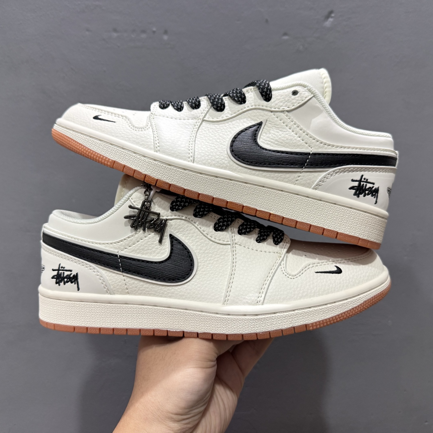 280 Stussy x Air Jordan 1 黑勾生胶 XX3168-170