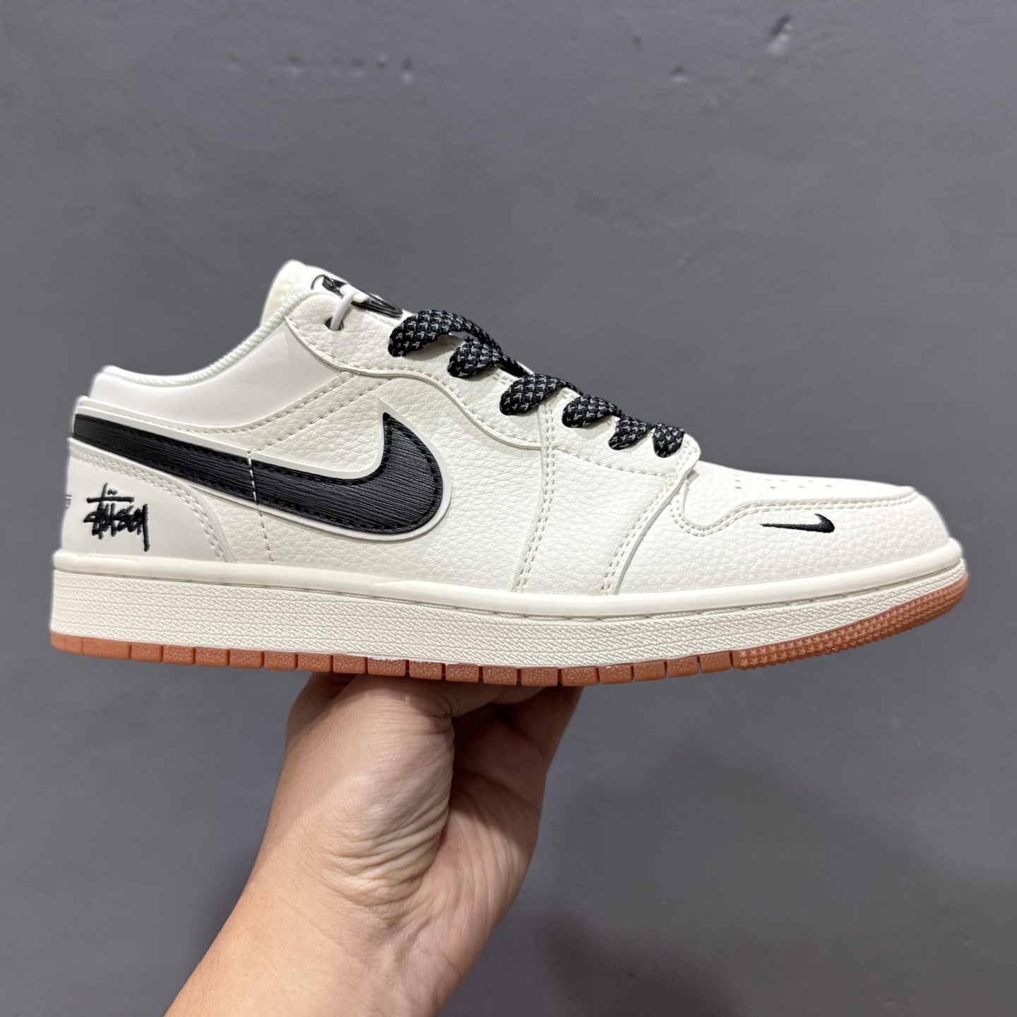280 Stussy x Air Jordan 1 黑勾生胶 XX3168-170
