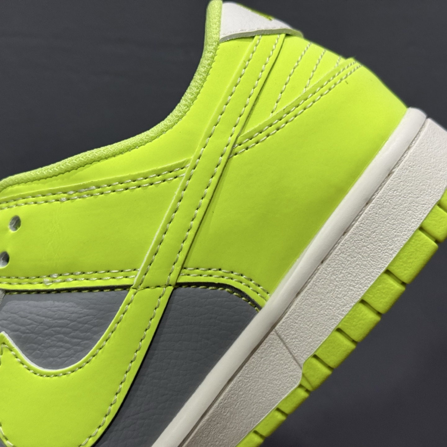 220 Nike SB Dunk Low“ Bape联名——米灰绿” 周年高端定制 低帮休闲板鞋 BB8969-005