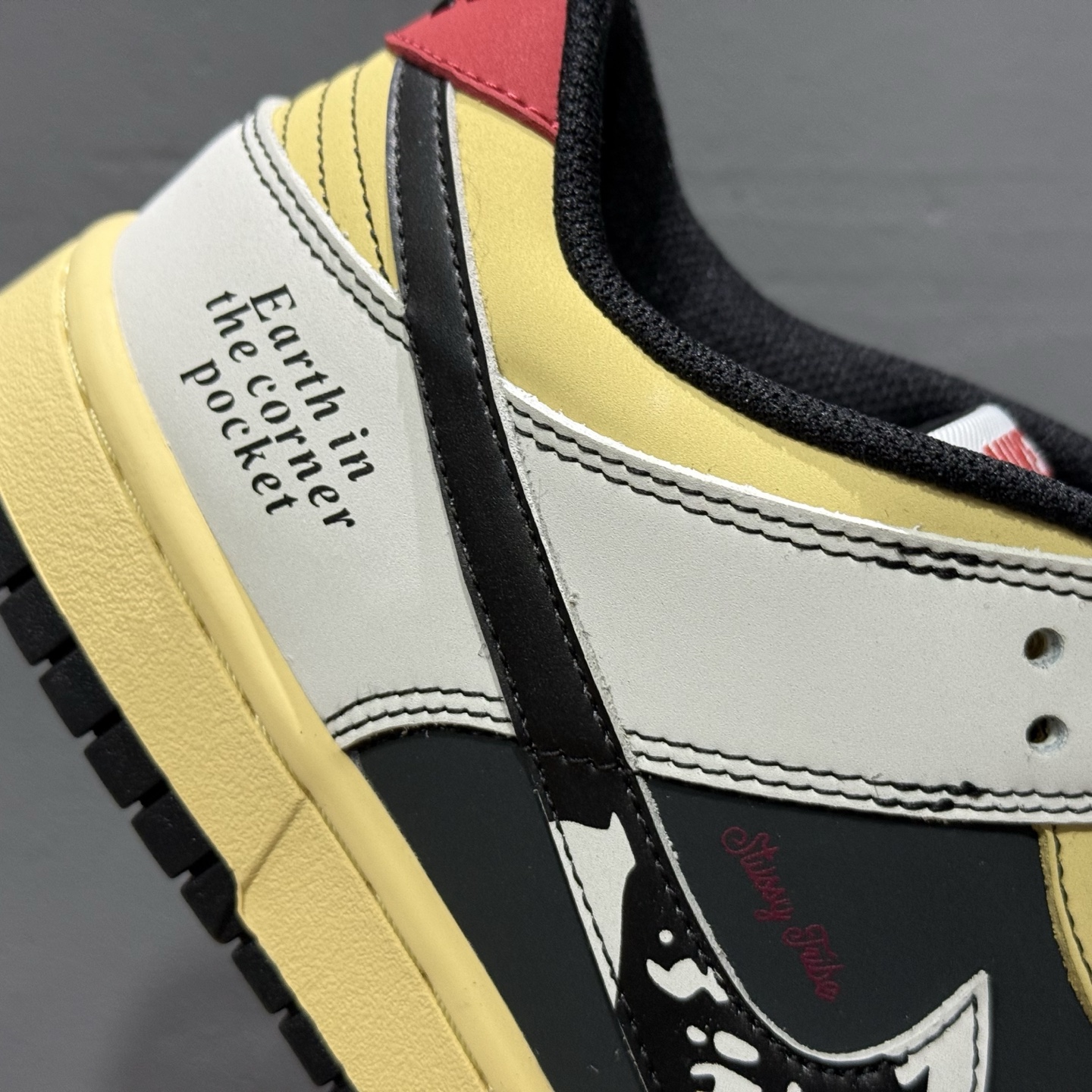 Nike SB Dunk Low 斯图西联名 黑红 周年高端定制 低帮休闲板鞋 ST6636-002