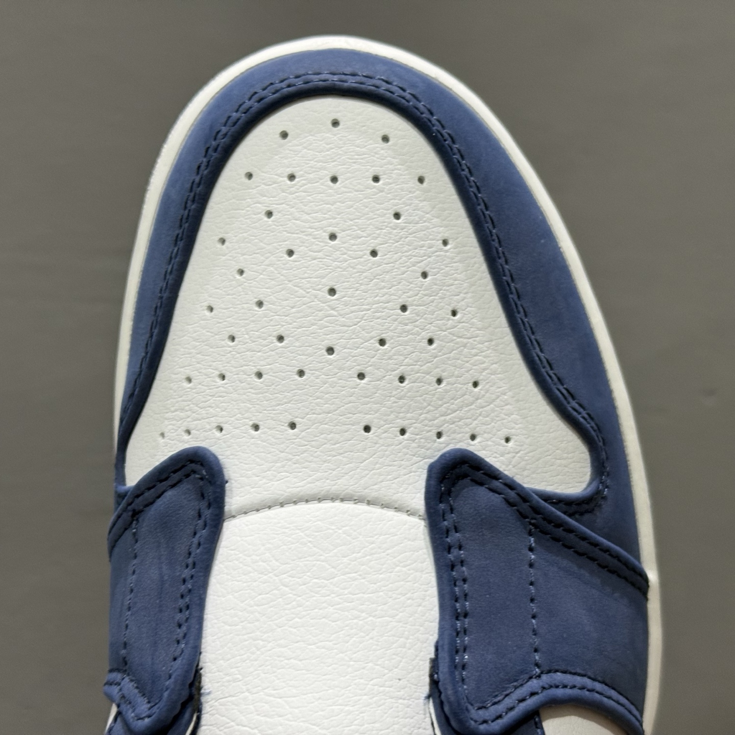 200 Air Jordan 1 Mule 黑红 官方同步 AJ系列穆勒一脚蹬半拖 FJ1214-102