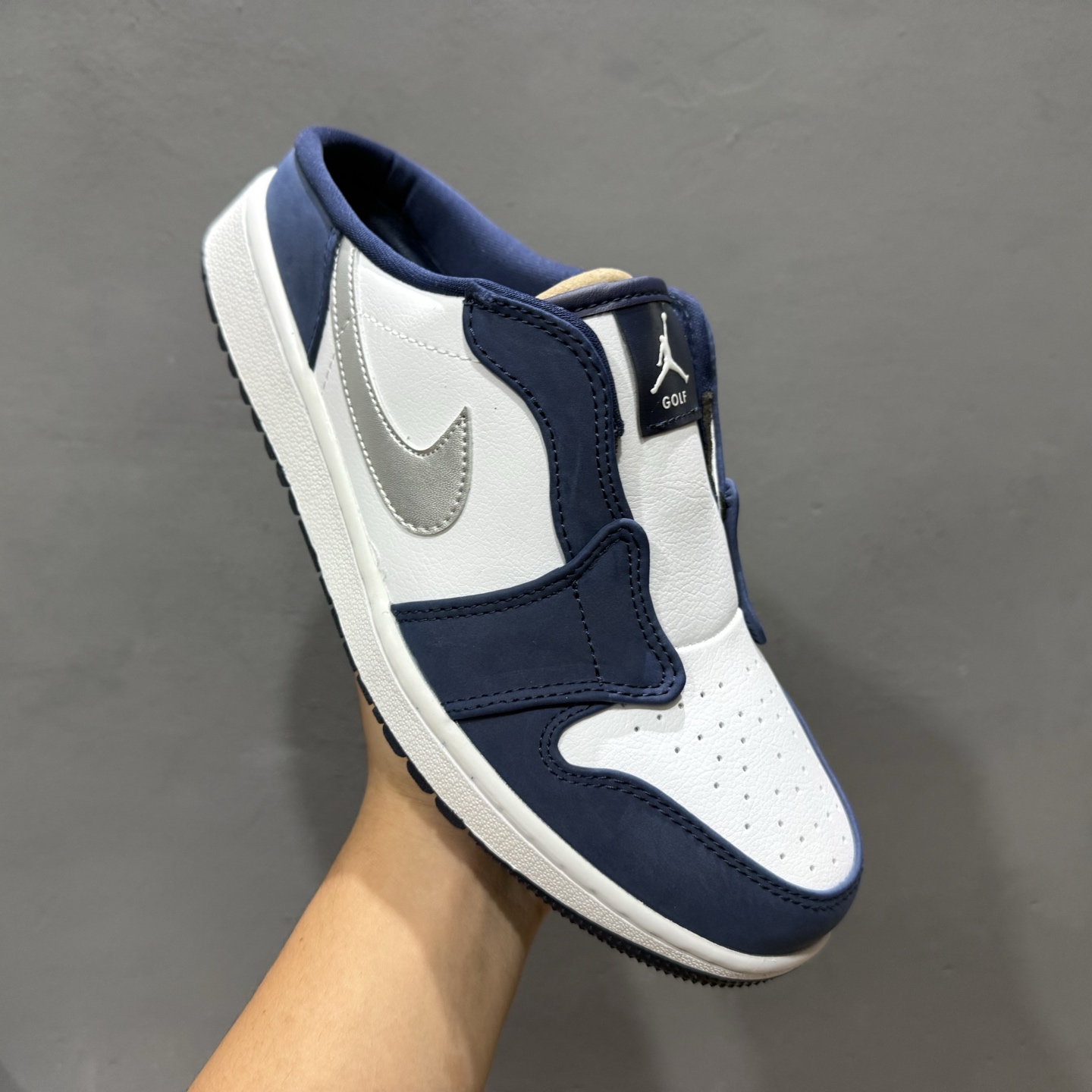 200 Air Jordan 1 Mule 黑红 官方同步 AJ系列穆勒一脚蹬半拖 FJ1214-102
