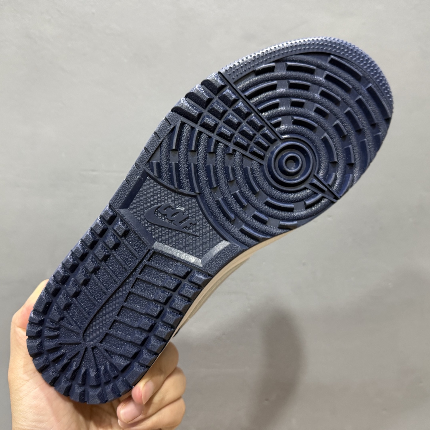 200 Air Jordan 1 Mule 黑红 官方同步 AJ系列穆勒一脚蹬半拖 FJ1214-102