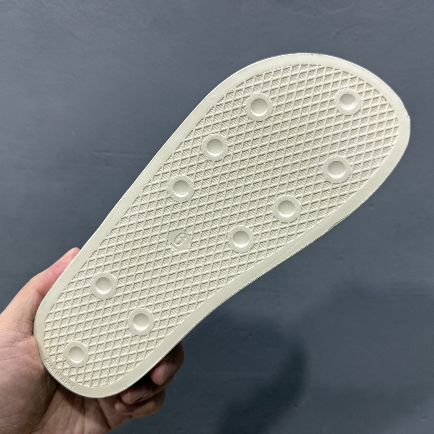 100 独家实拍Fear of God x adidas Adilette Slides 舒适 防滑一字拖鞋 IH2272