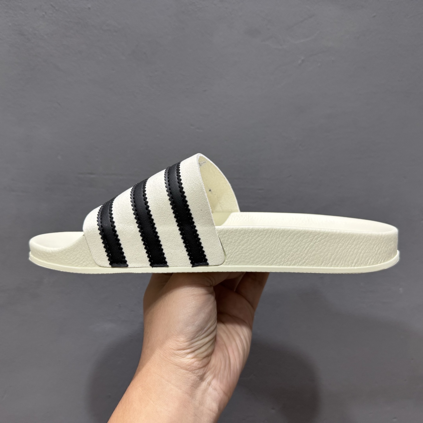 100 独家实拍Fear of God x adidas Adilette Slides 舒适 防滑一字拖鞋 IH2272