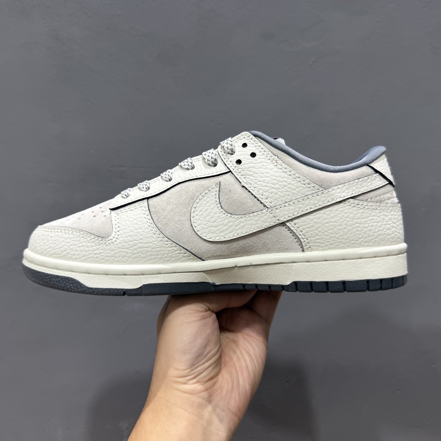 280 SC版 Nike SB Dunk Low 联名三勾 奶白深灰底配色 低帮休闲运动滑板板鞋 SC9207-412