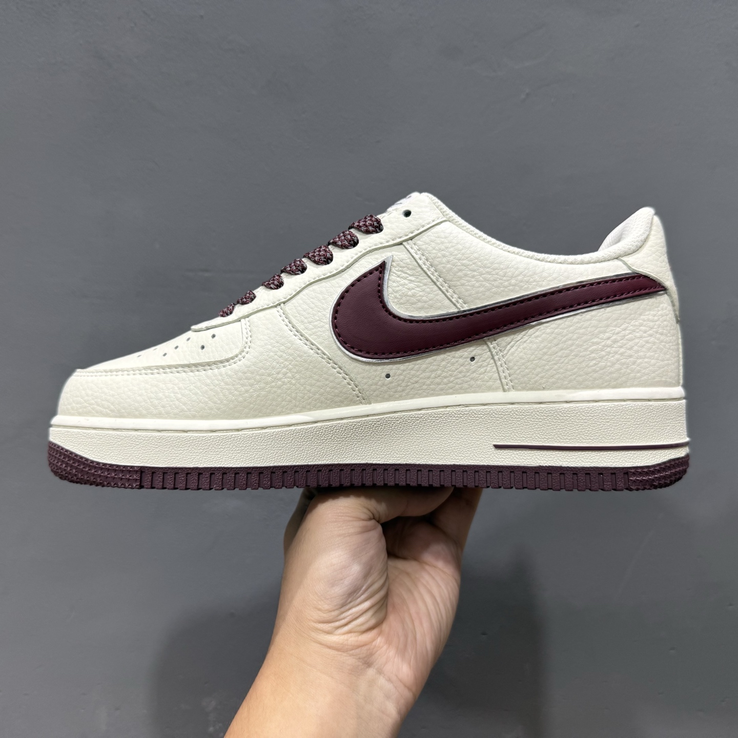 200 NIKE AIR FORCE 1‘07 LV8 DR2024-105