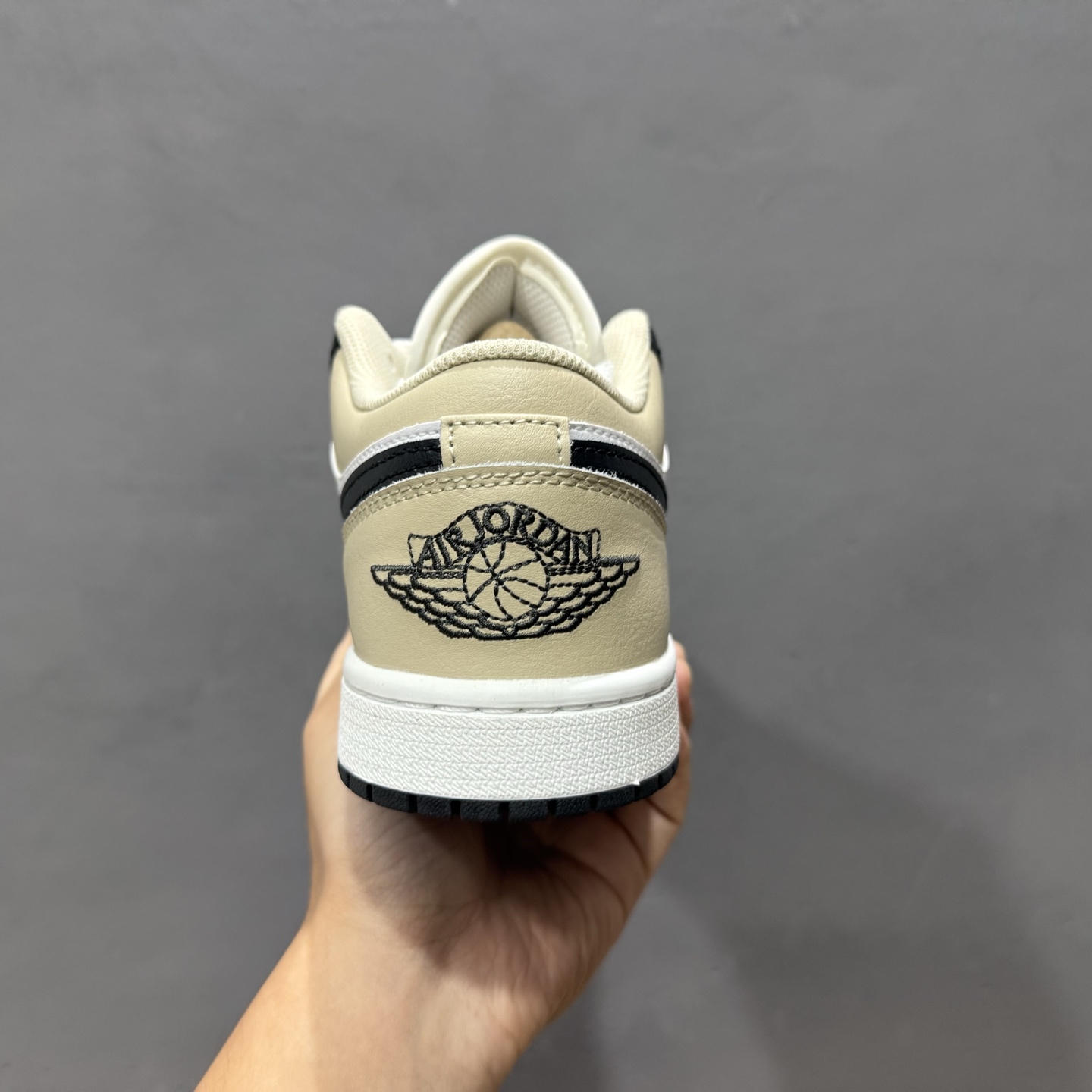 Jordan Air Jordan 1 白黑色 553558-153