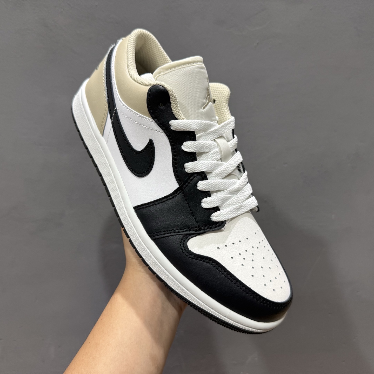 Jordan Air Jordan 1 白黑色 553558-153