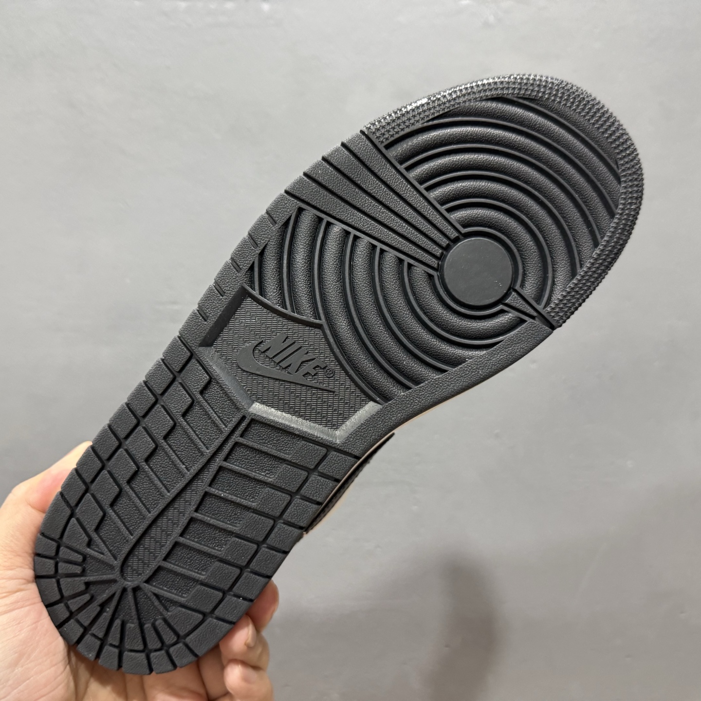 Jordan Air Jordan 1 白黑色 553558-153