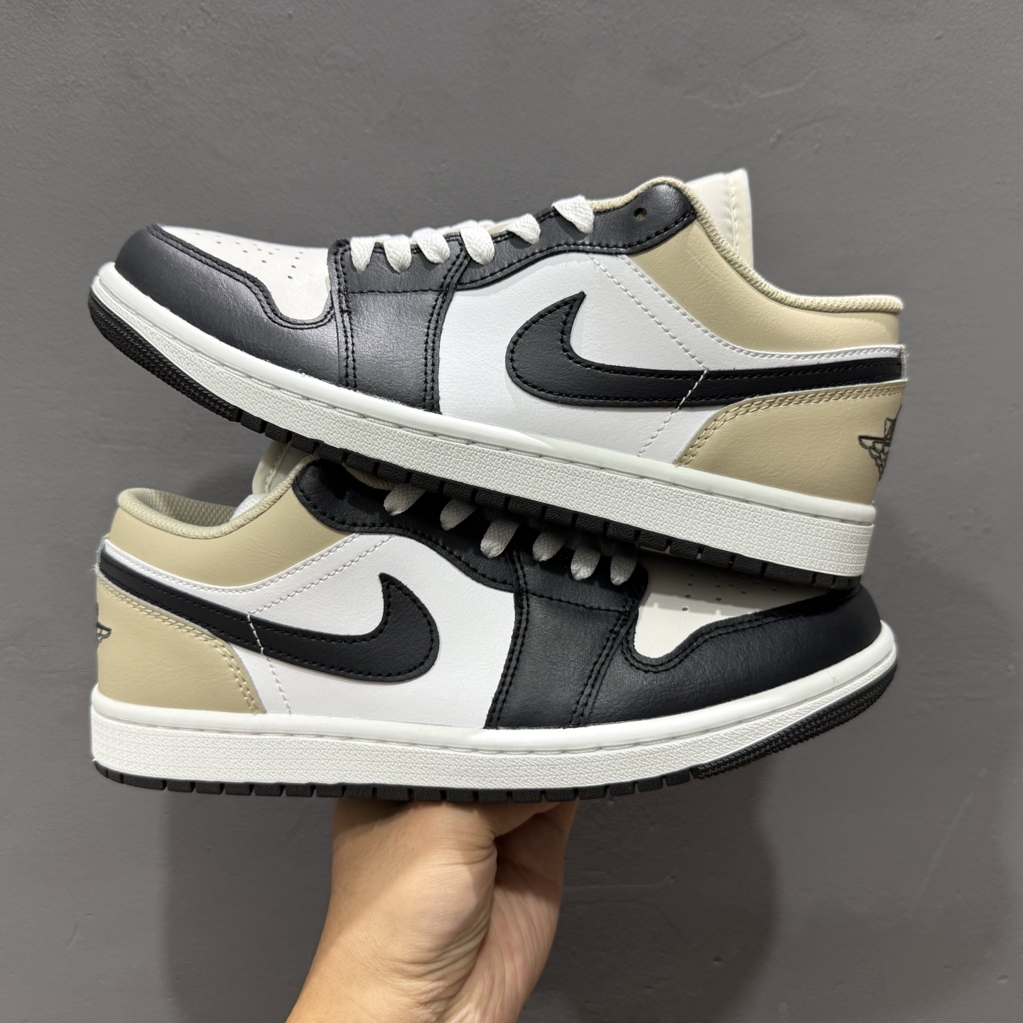 Jordan Air Jordan 1 白黑色 553558-153