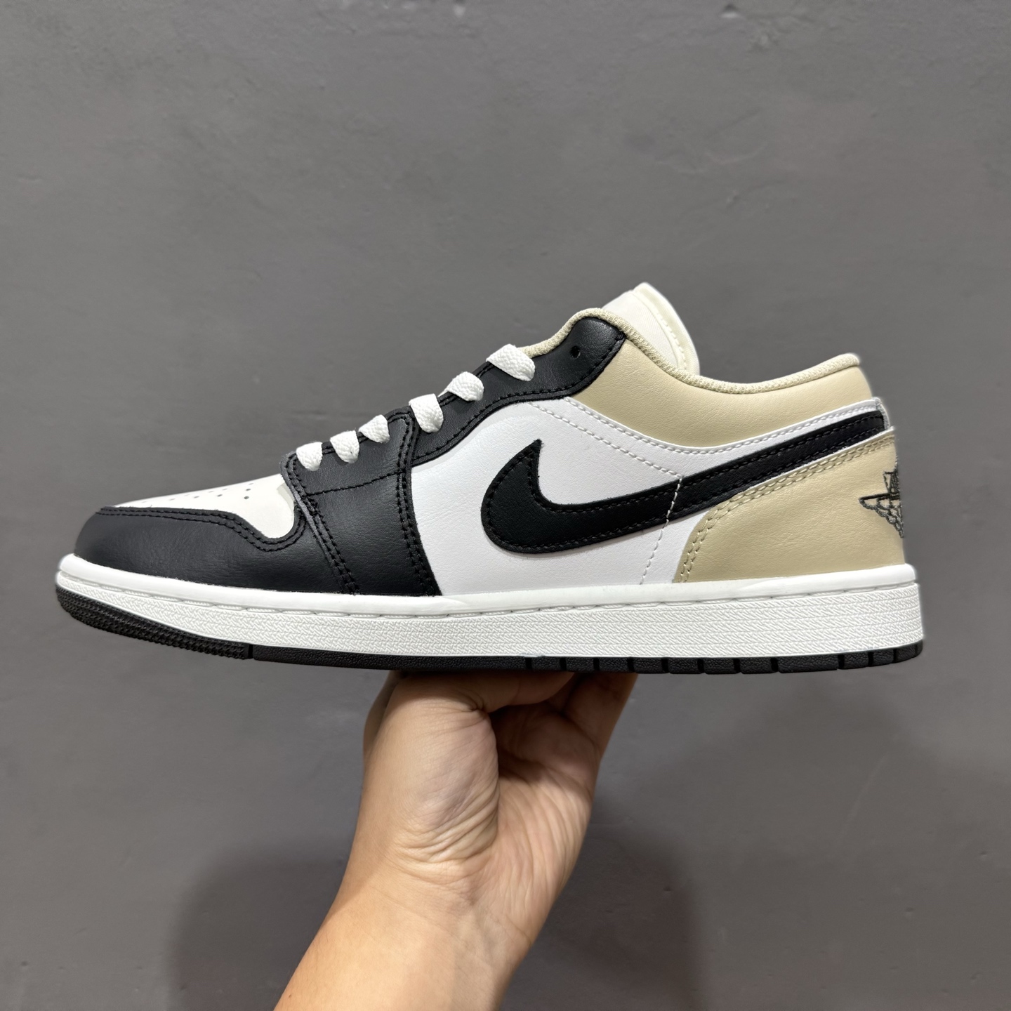 Jordan Air Jordan 1 白黑色 553558-153
