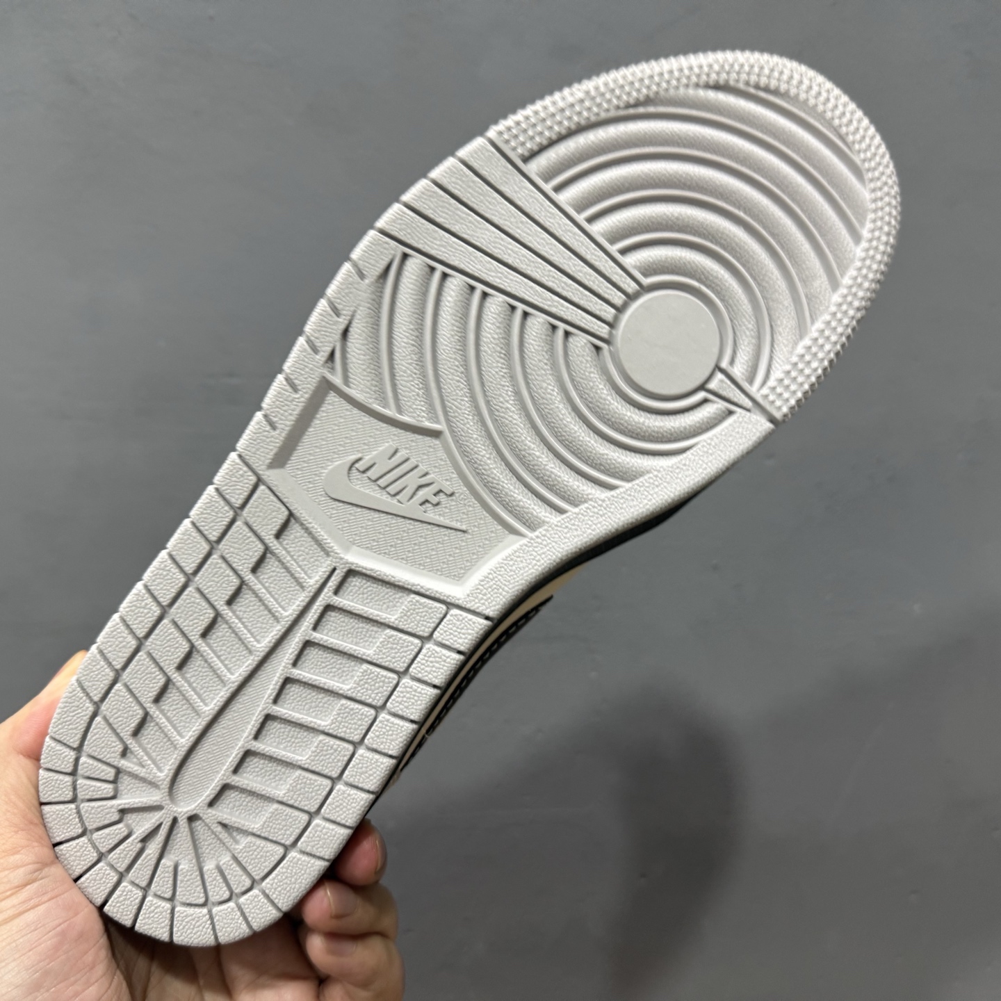 280 Stussy x Air Jordan 1 黑白灰 XX3168-177