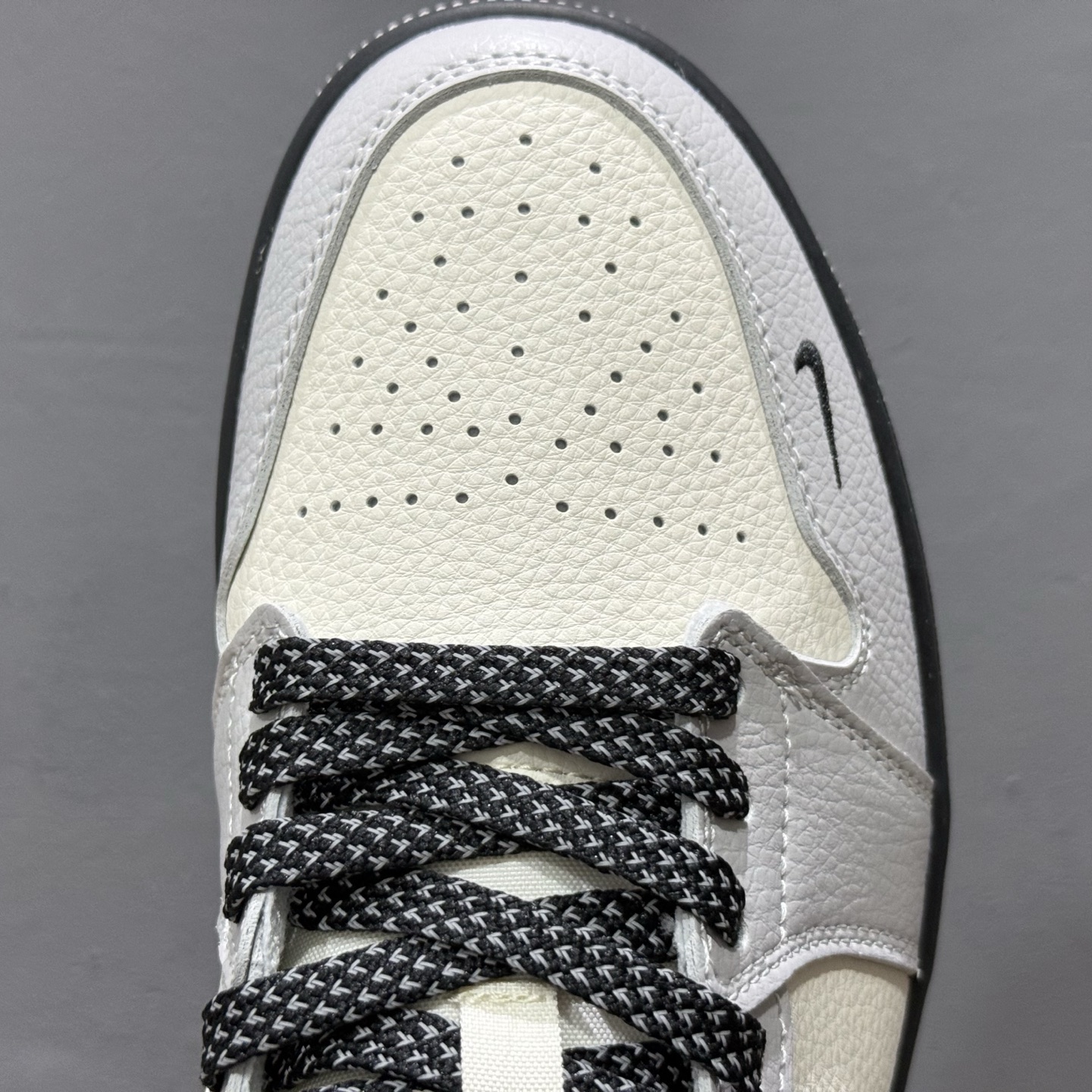 280 Stussy x Air Jordan 1 黑白灰 XX3168-177