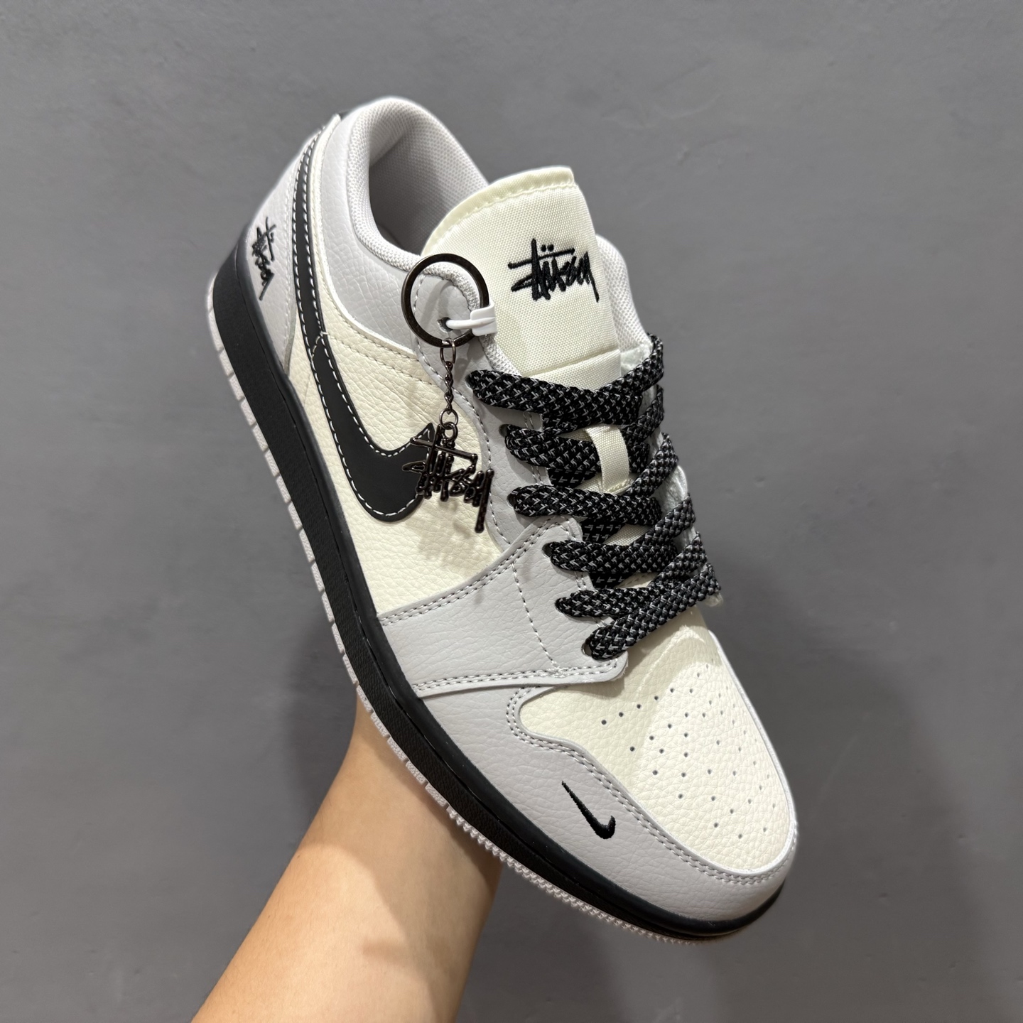 280 Stussy x Air Jordan 1 黑白灰 XX3168-177