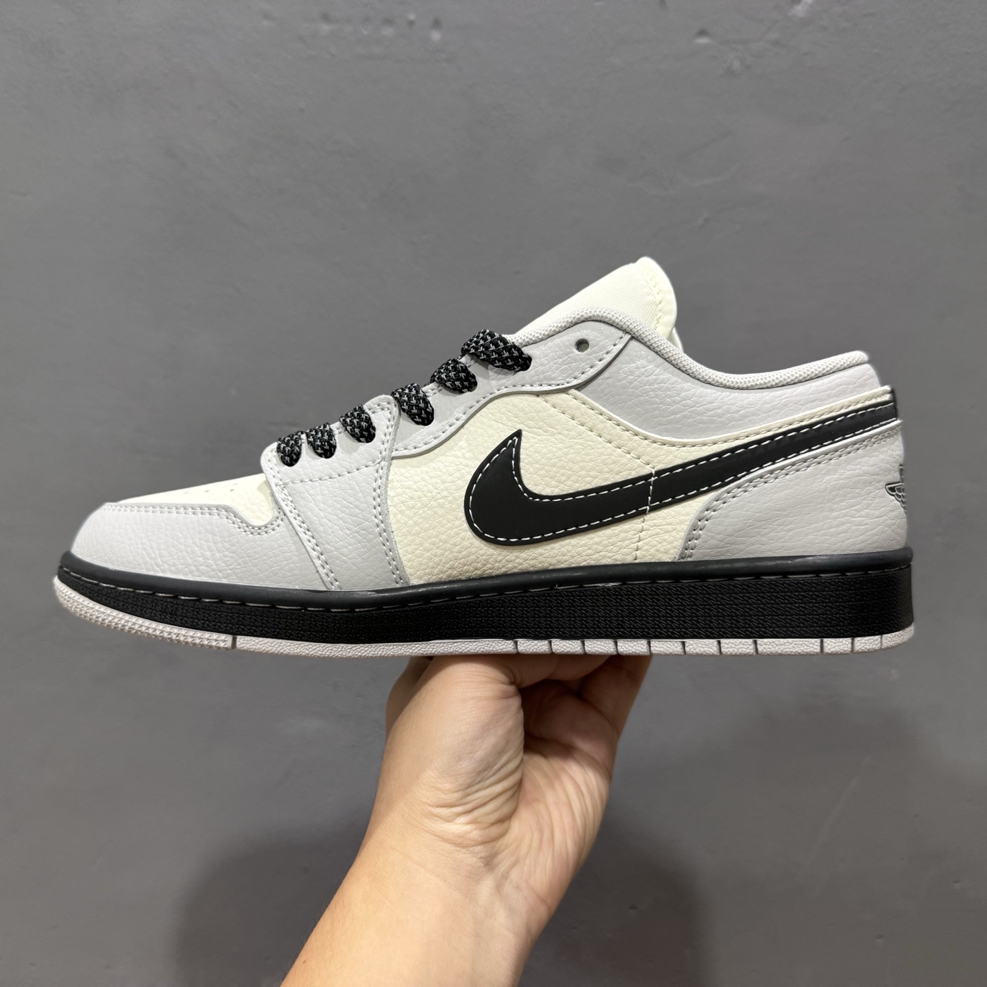 280 Stussy x Air Jordan 1 黑白灰 XX3168-177
