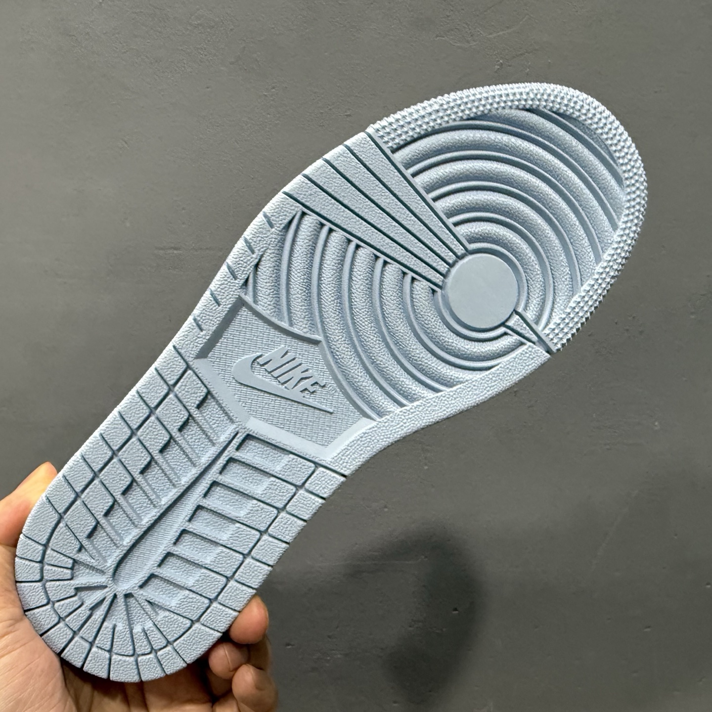 220 Fragment x TS x Air Jordan 1 Low x LV 三方联名倒钩低帮 BB6588-101