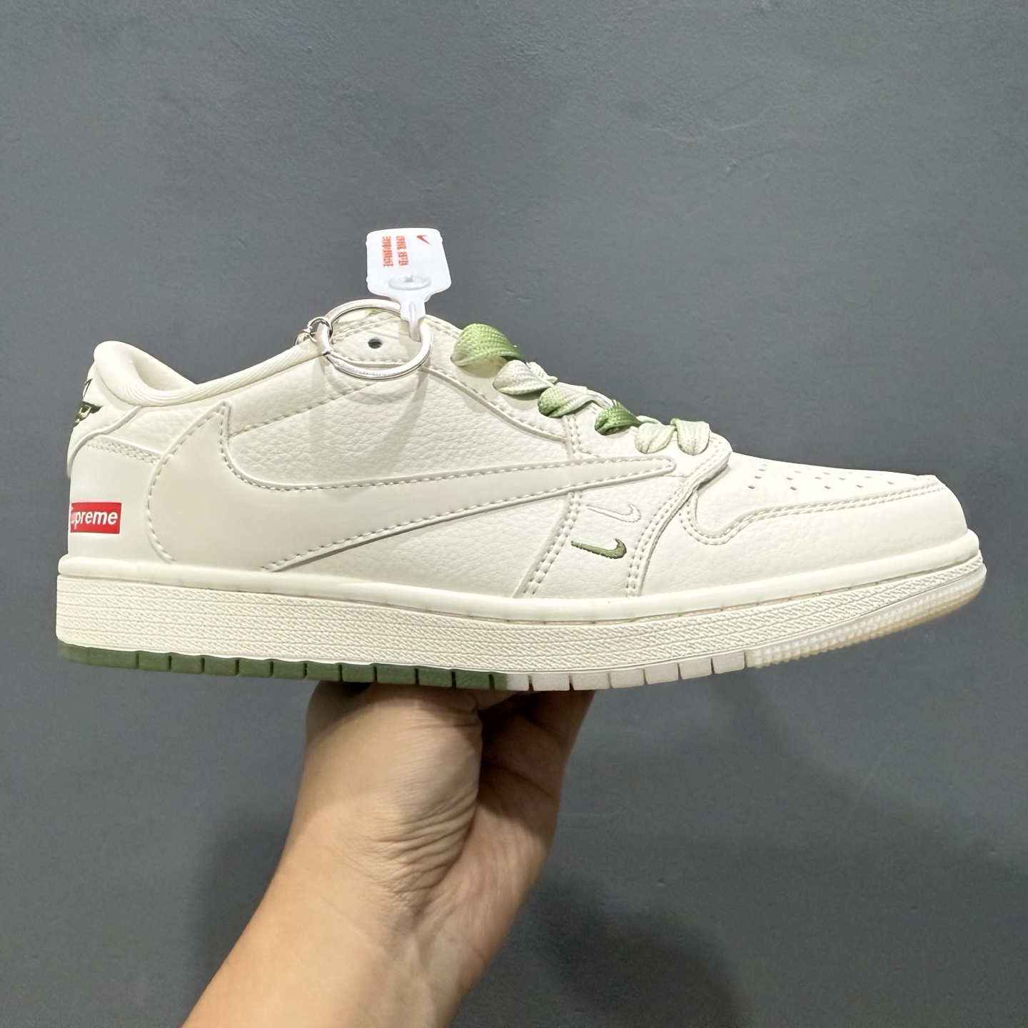 220 TS x Air Jordan x Supreme AJ1 Low 倒钩低帮联名Supreme 荧光绿 BB2299-810