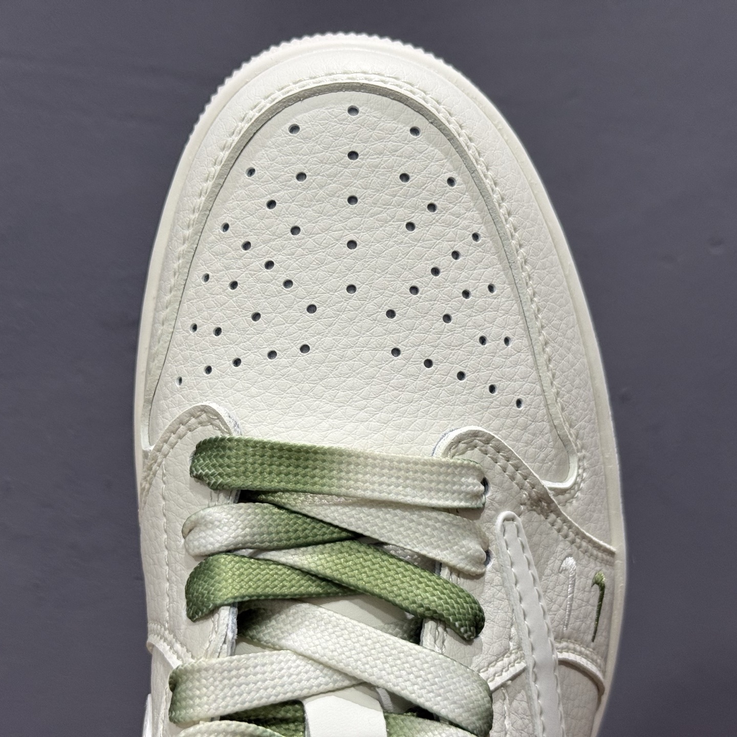 220 TS x Air Jordan x Supreme AJ1 Low 倒钩低帮联名Supreme 荧光绿 BB2299-810