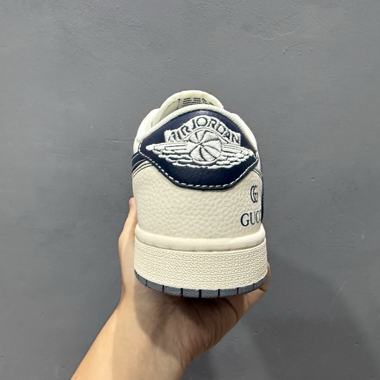 时尚元素x Jordan Air Jordan Low 倒勾 “白灰黑勾古驰联名 XF8698-076