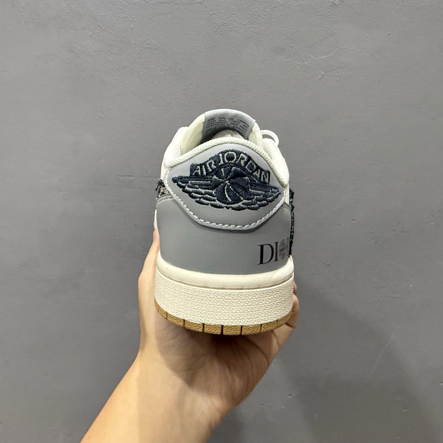 260 时尚元素x Jordan Air Jordan Low 倒勾 “白灰黑勾古驰联名 XF8698-077