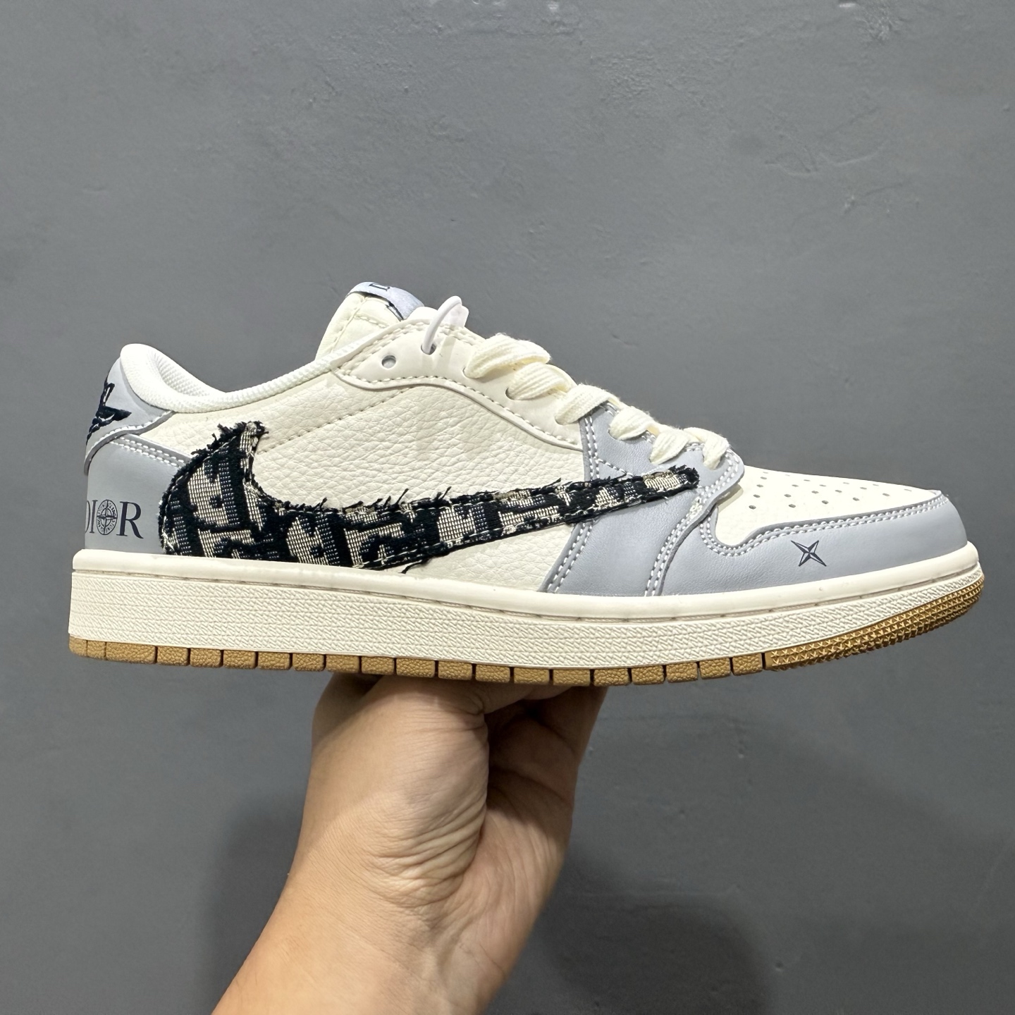 260 时尚元素x Jordan Air Jordan Low 倒勾 “白灰黑勾古驰联名 XF8698-077