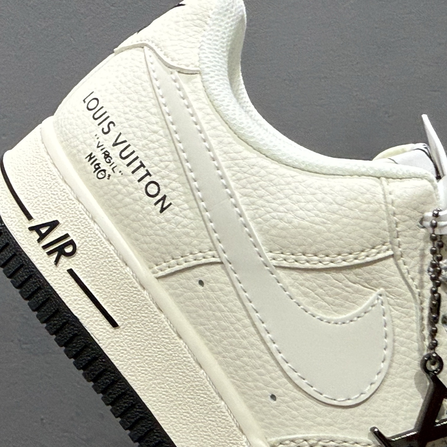 ￥260 Nike Air Force 1'07 Low LV联名 米白黑底 空军一号低帮休闲板鞋 XX3168-139