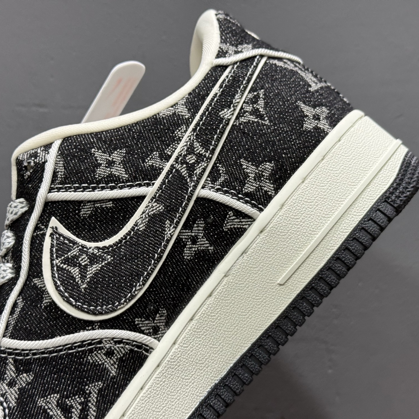 260 Nike Air Force 1 Low 07 x Louis Vuitton 黑白满天星 SC9207-531
