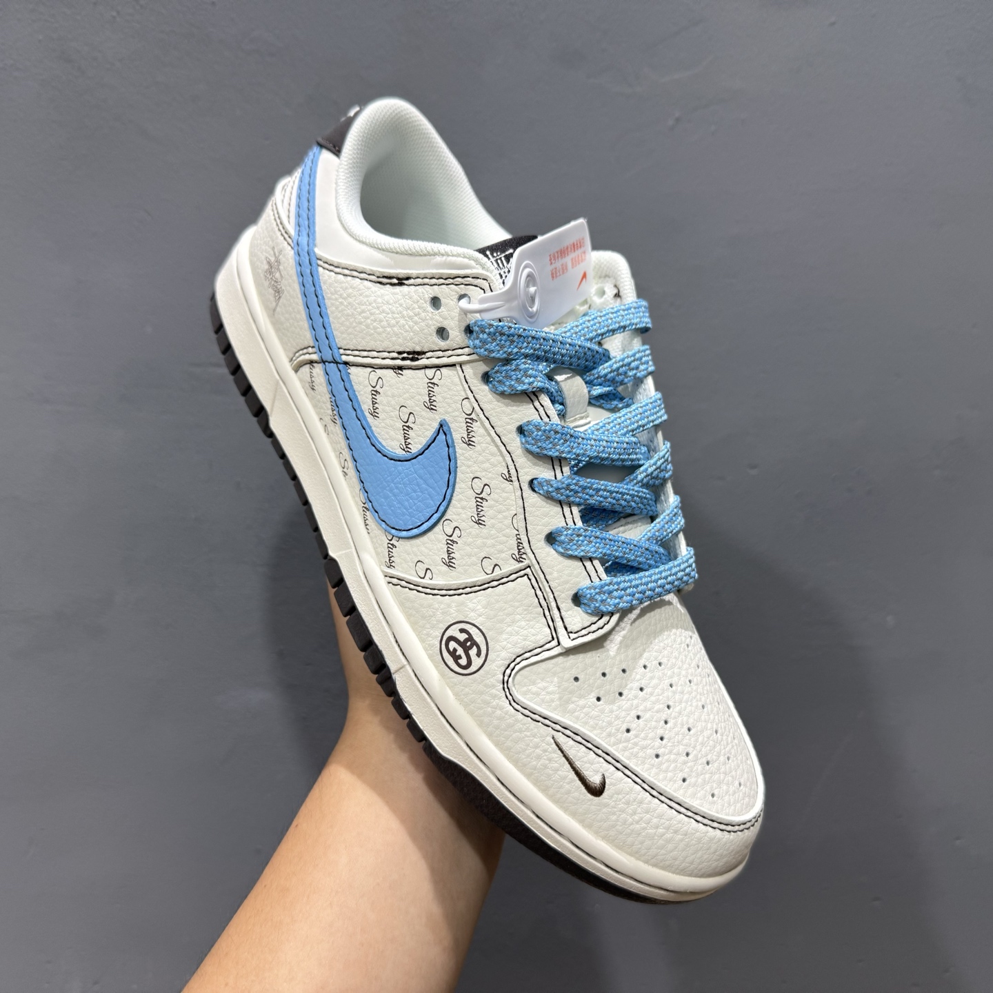 260 海外爆款限量发售！ Nike SB Dunk Low“斯图西联名——黑白蓝勾配色” 高端定制 低帮休闲板鞋 XF8698-081