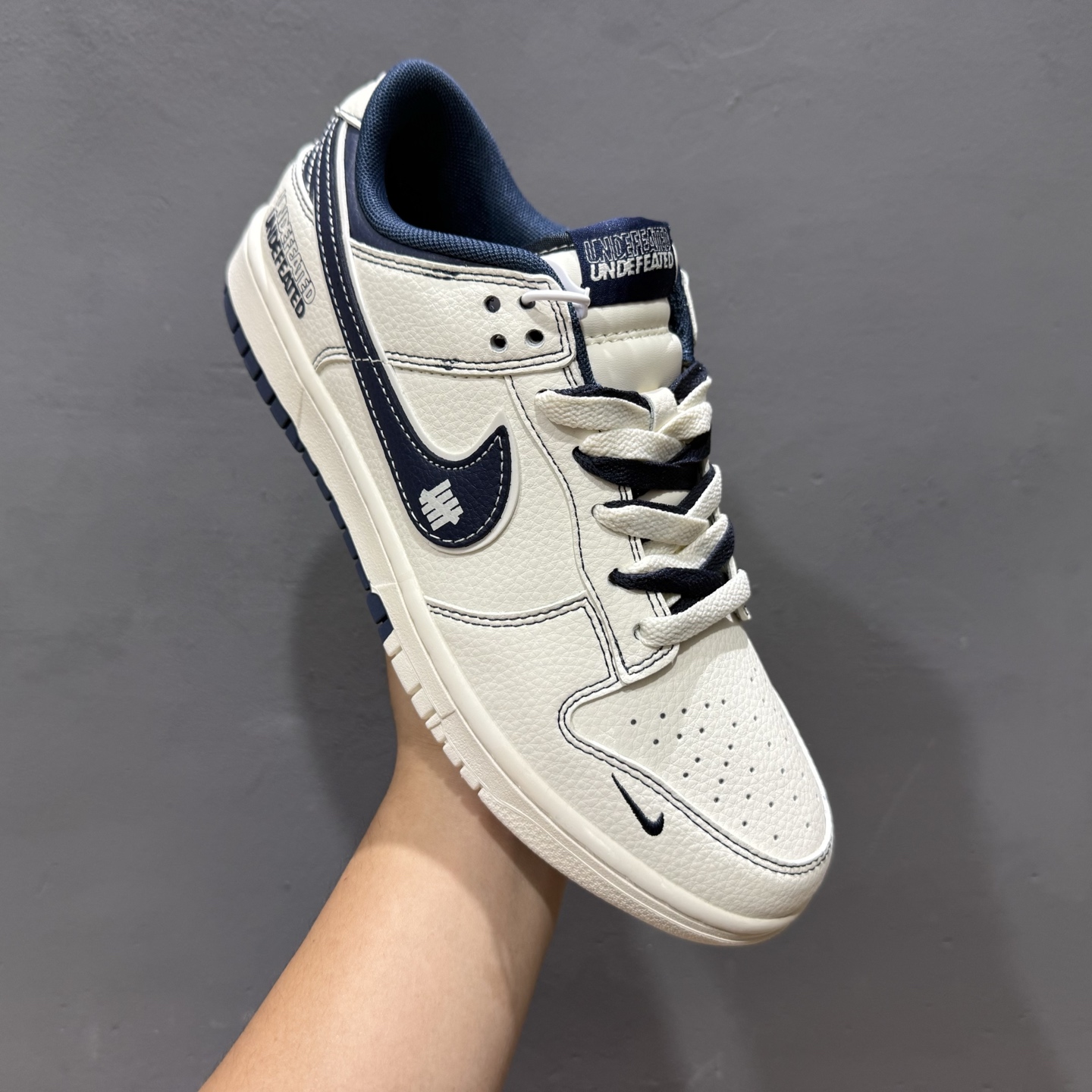 260 海外爆款限量发售！ Nike SB Dunk Low“斯图西联名——黑白蓝勾配色” 高端定制 低帮休闲板鞋 XF8698-079