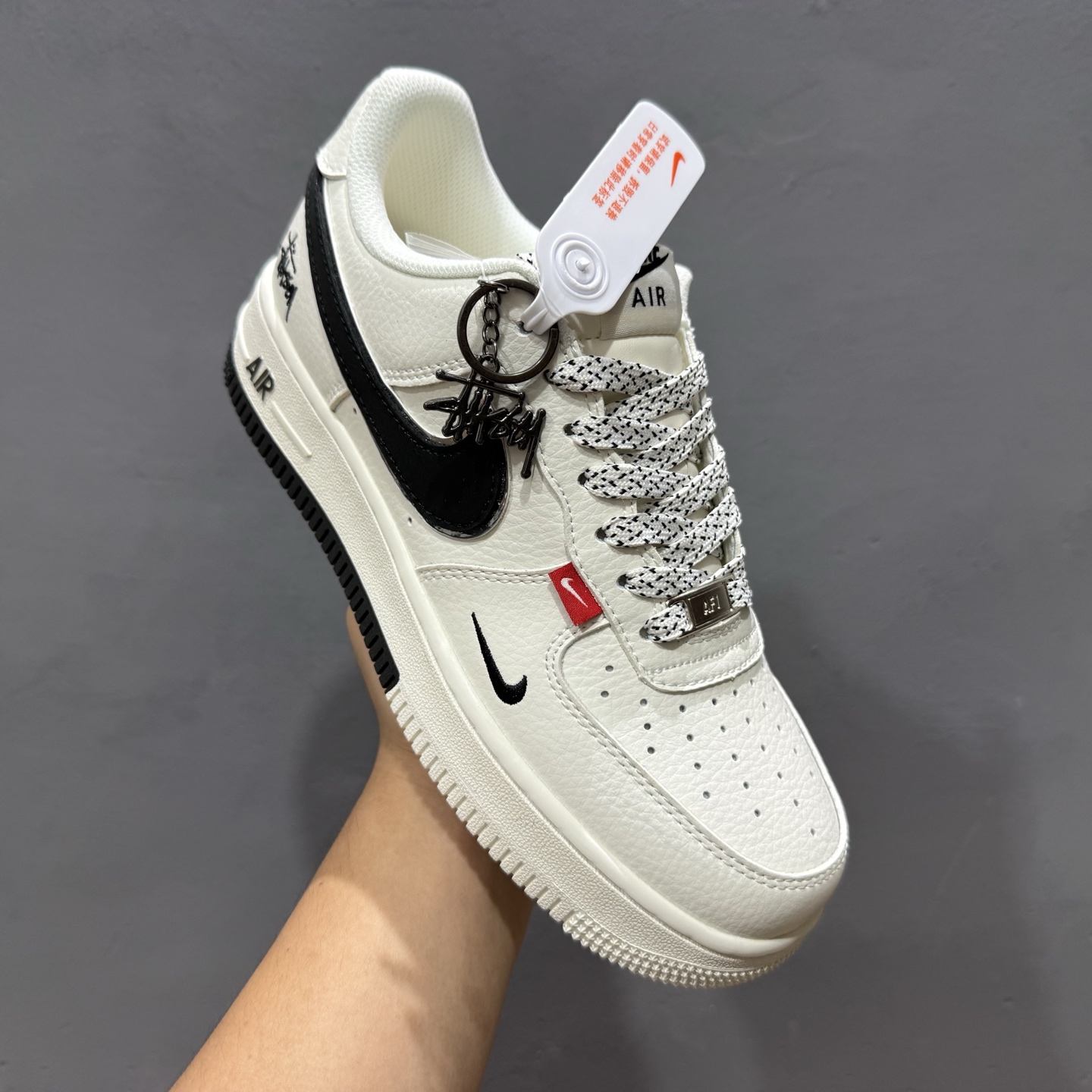 ￥260 Nike Air Force 1'07 Low UN联名 双小勾红标 空军一号低帮休闲板鞋 CS5288-007