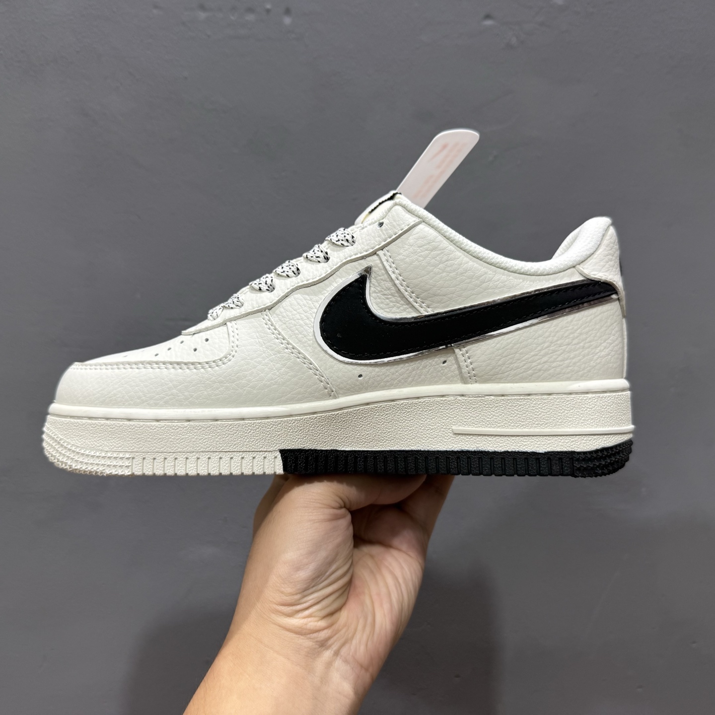 ￥260 Nike Air Force 1'07 Low UN联名 双小勾红标 空军一号低帮休闲板鞋 CS5288-007