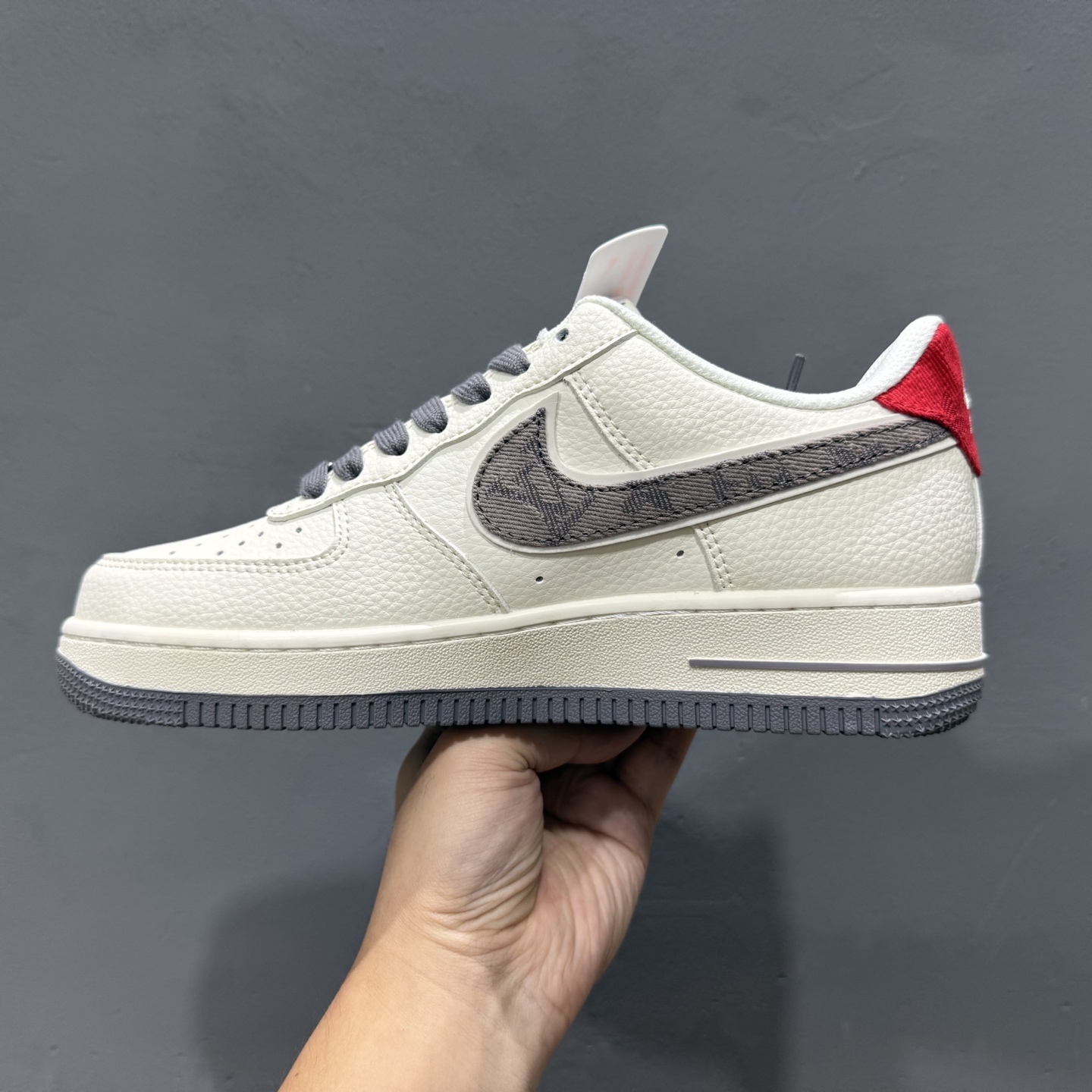 ￥260 Nike Air Force 1'07 Low LV联名 灰牛仔勾 空军一号低帮休闲板鞋 XX3168-136