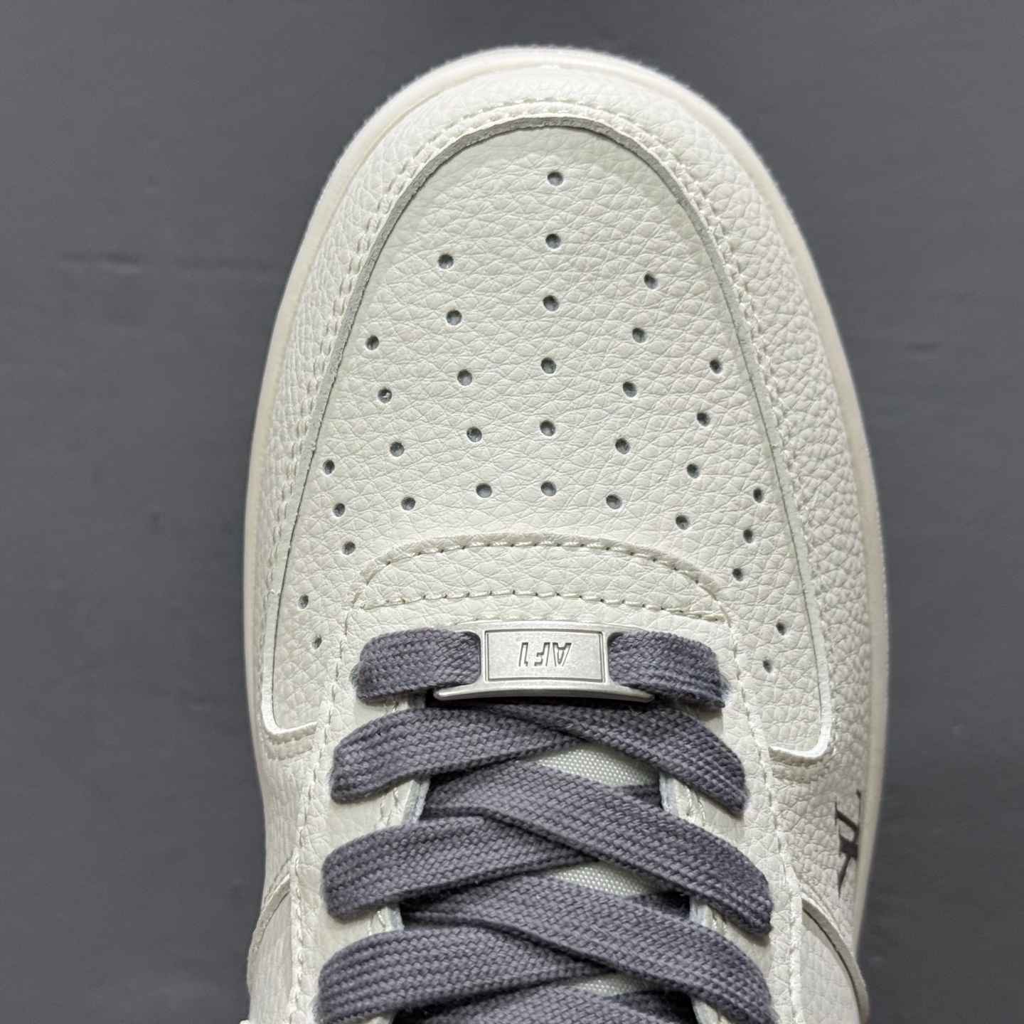 ￥260 Nike Air Force 1'07 Low LV联名 灰牛仔勾 空军一号低帮休闲板鞋 XX3168-136