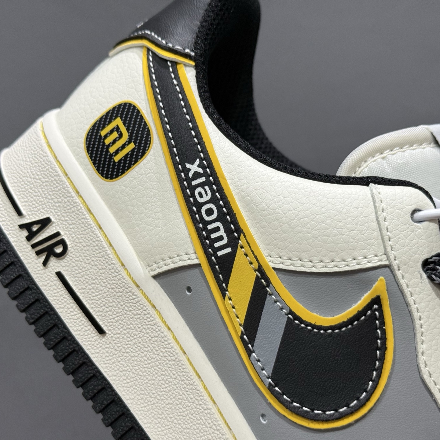 180 Nike Air Force 1 空军一号小米SU7 “DIY高端定制” 低帮休闲运动板鞋 XX3168-165