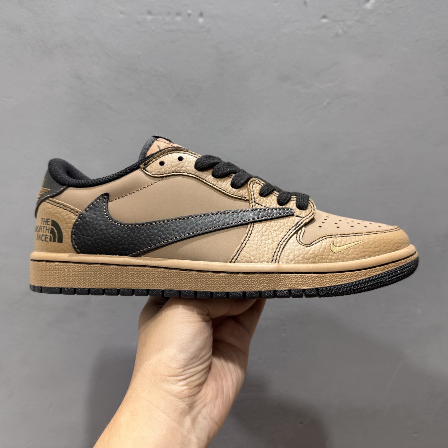 280 Travis Scott x Nike Air Jordan 1 Low x The North Face Air Jordan 1 Low 反转棕黑小钩倒钩 XZ5749-011