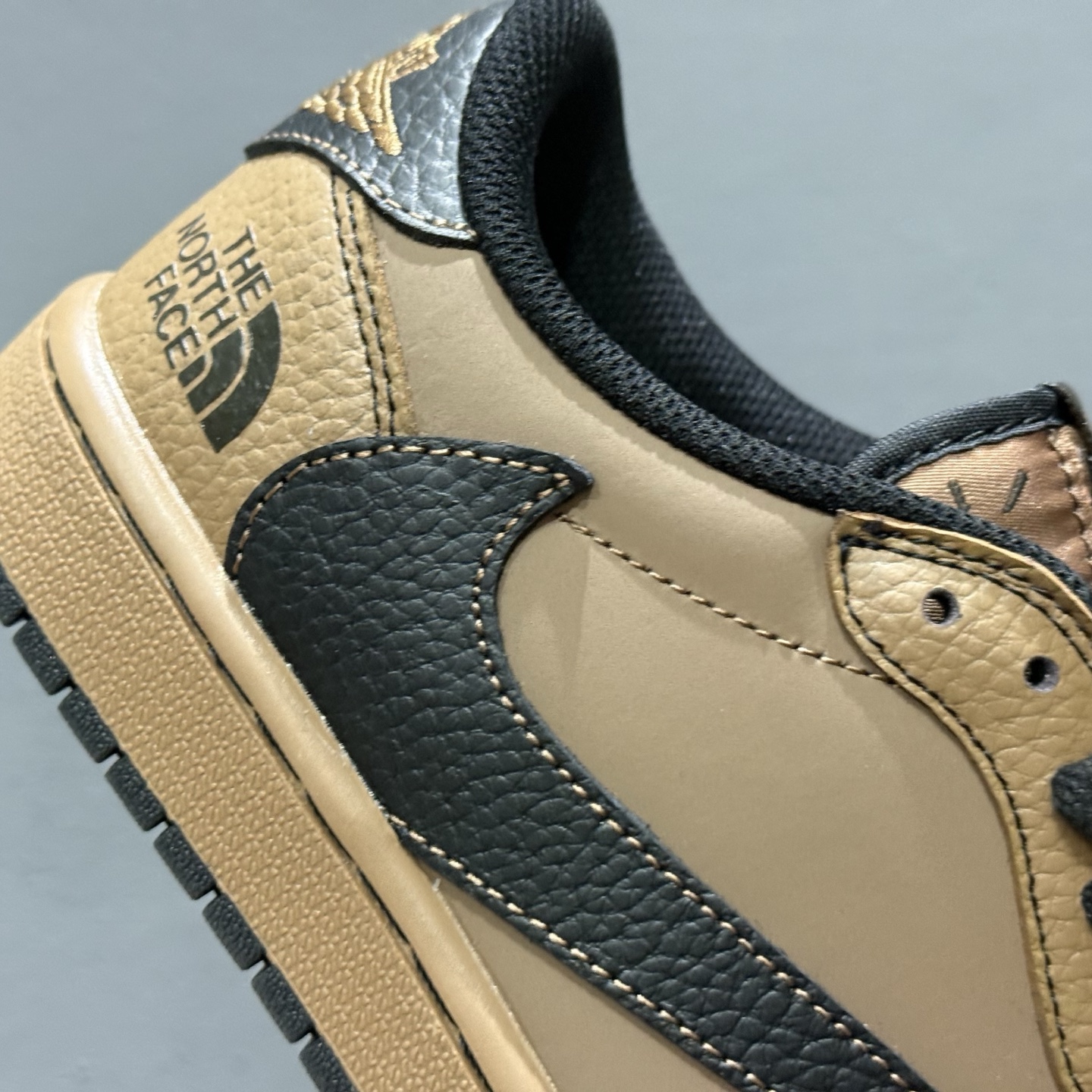280 Travis Scott x Nike Air Jordan 1 Low x The North Face Air Jordan 1 Low 反转棕黑小钩倒钩 XZ5749-011