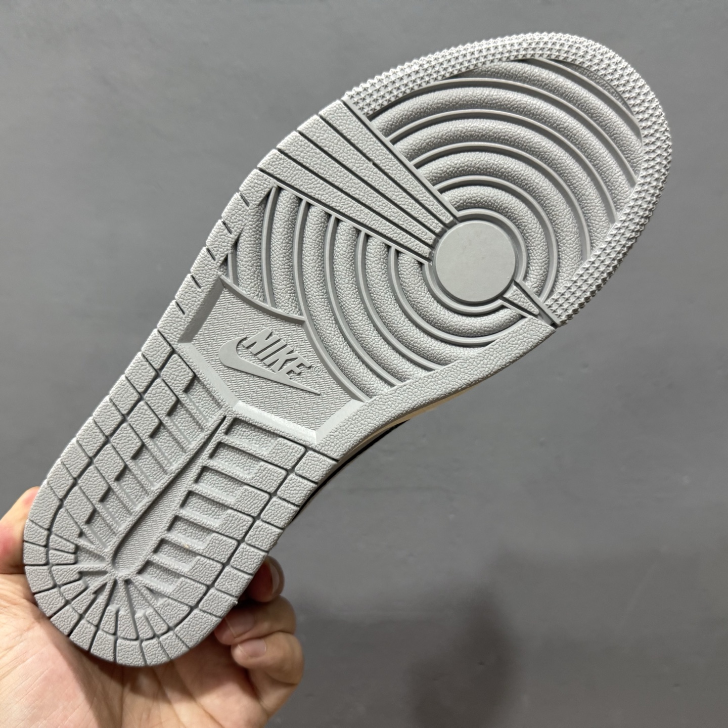 220 独家实拍Travis Scott x Fragment Design x Air Jordan 1 Low OG SP AJ1 乔1 Bape联名-月影灰 低帮文化休闲板鞋 BB6511-625