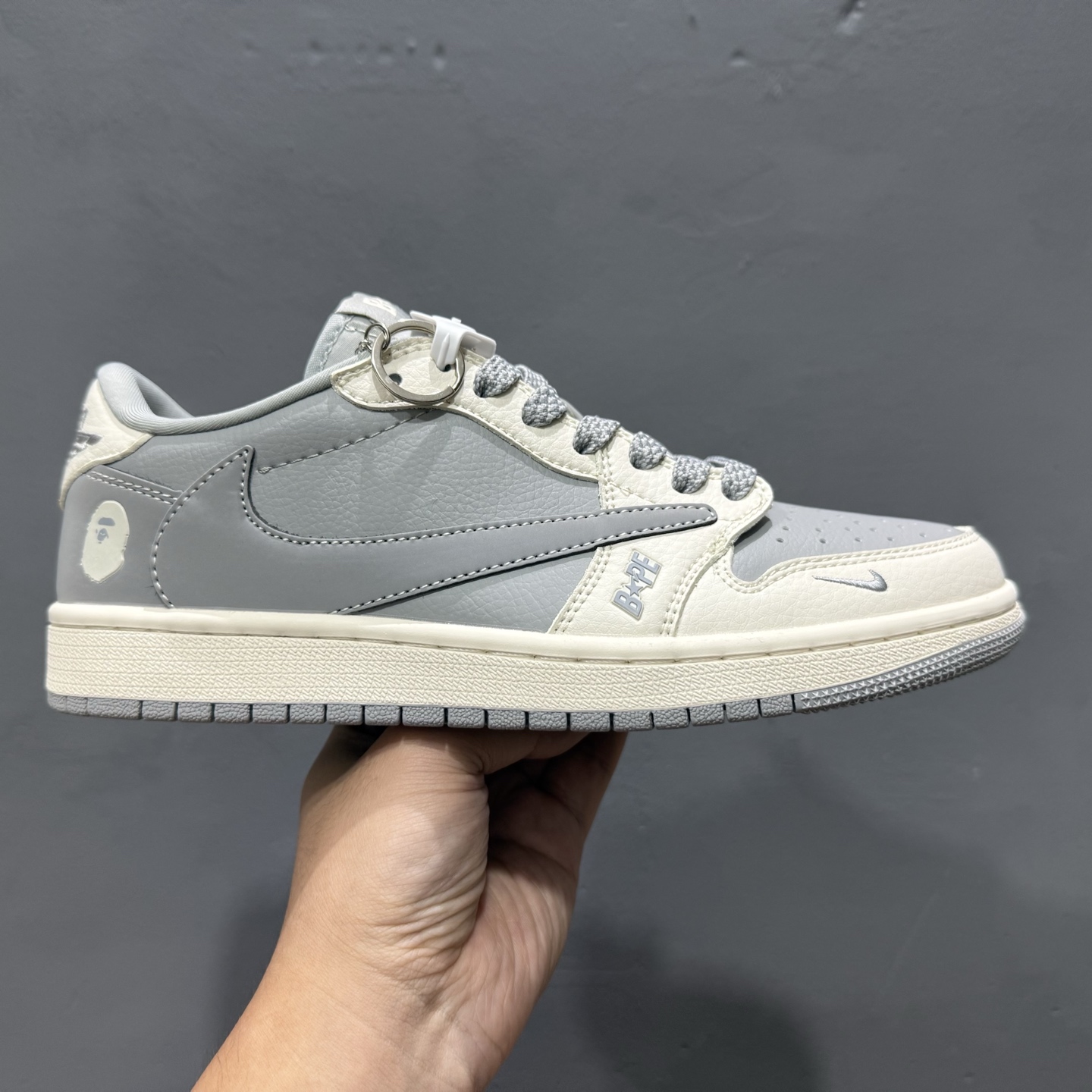 220 独家实拍Travis Scott x Fragment Design x Air Jordan 1 Low OG SP AJ1 乔1 Bape联名-月影灰 低帮文化休闲板鞋 BB6511-625