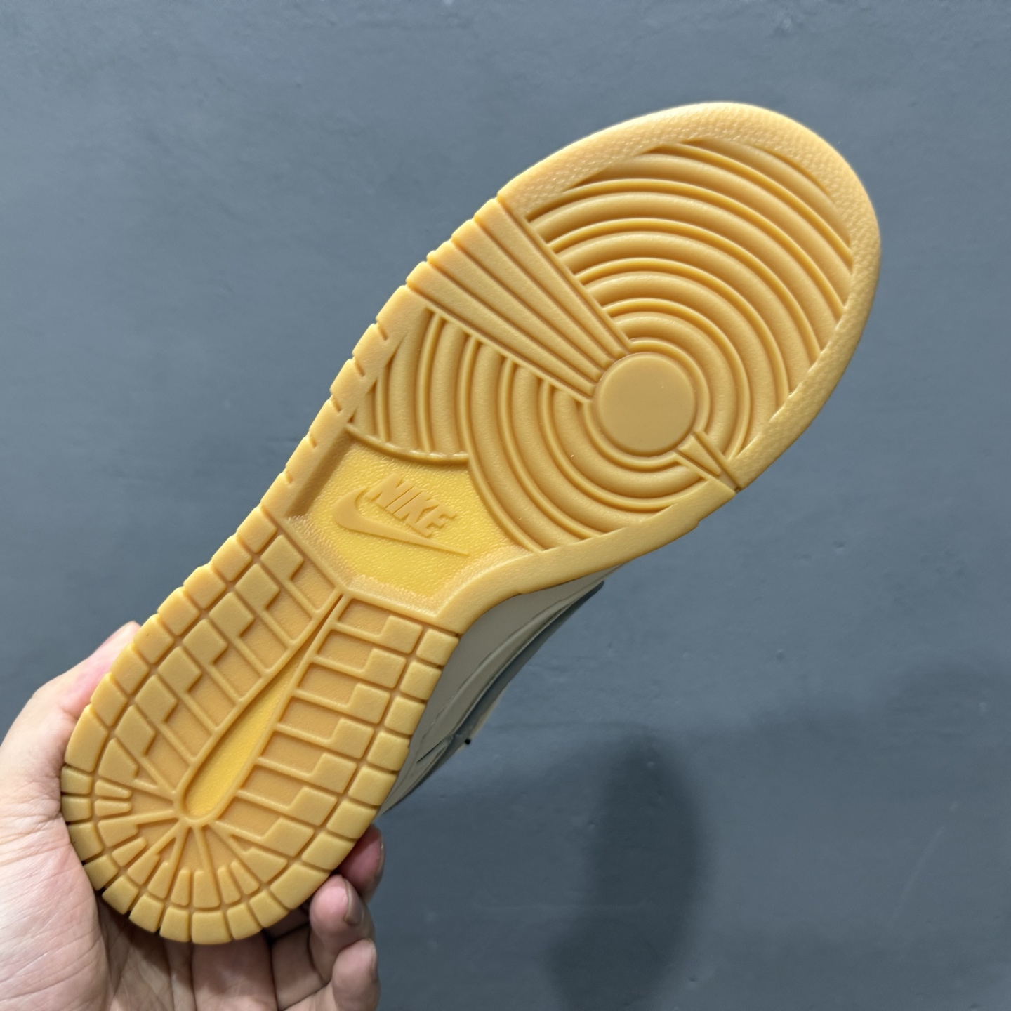 300 Supreme x Nike Dunk Low 绑带米白灰勾 FC1688-215